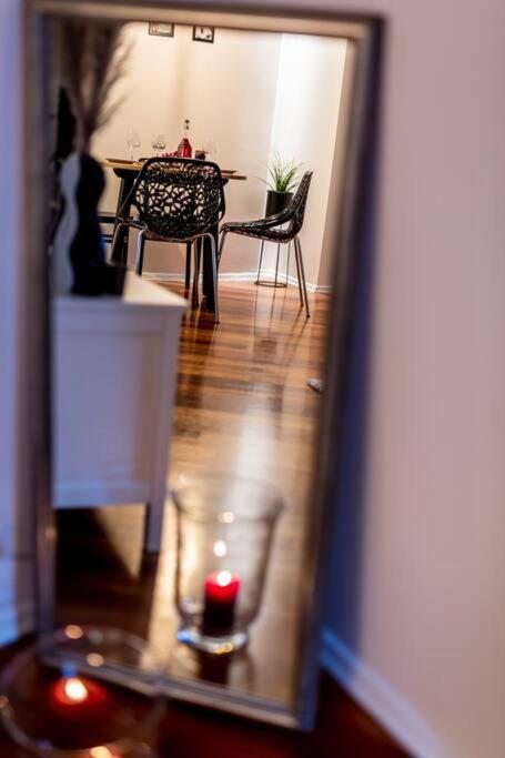 Elegant And Cozy In The Amazing Part Of Downtown