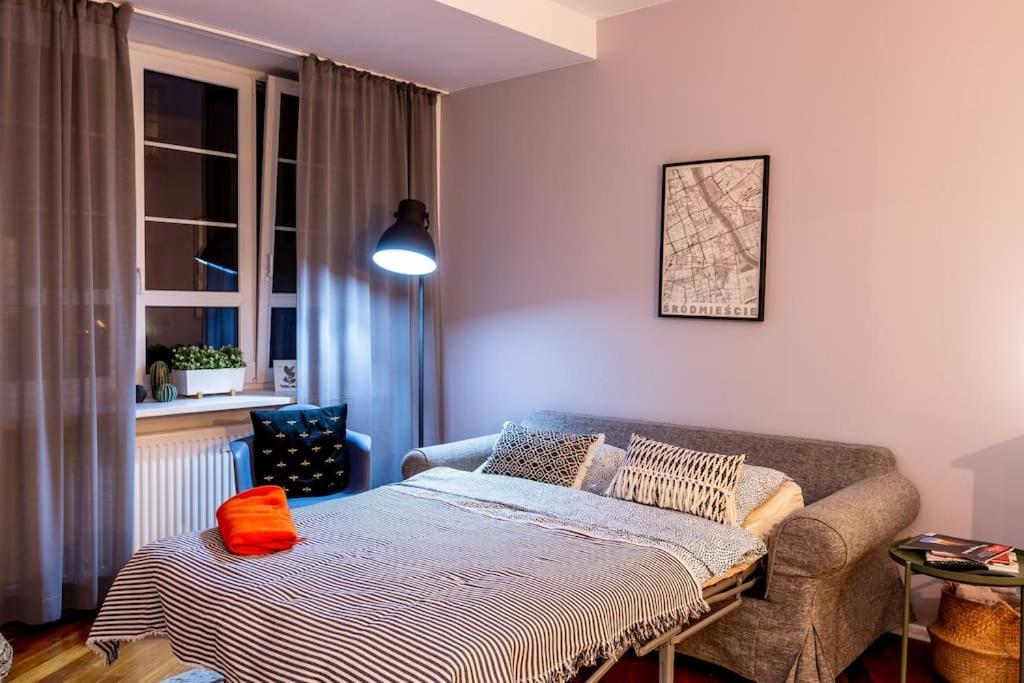 Elegant And Cozy In The Amazing Part Of Downtown Warsaw