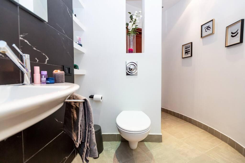 Elegant And Cozy In The Amazing Part Of Downtown * Warsaw
