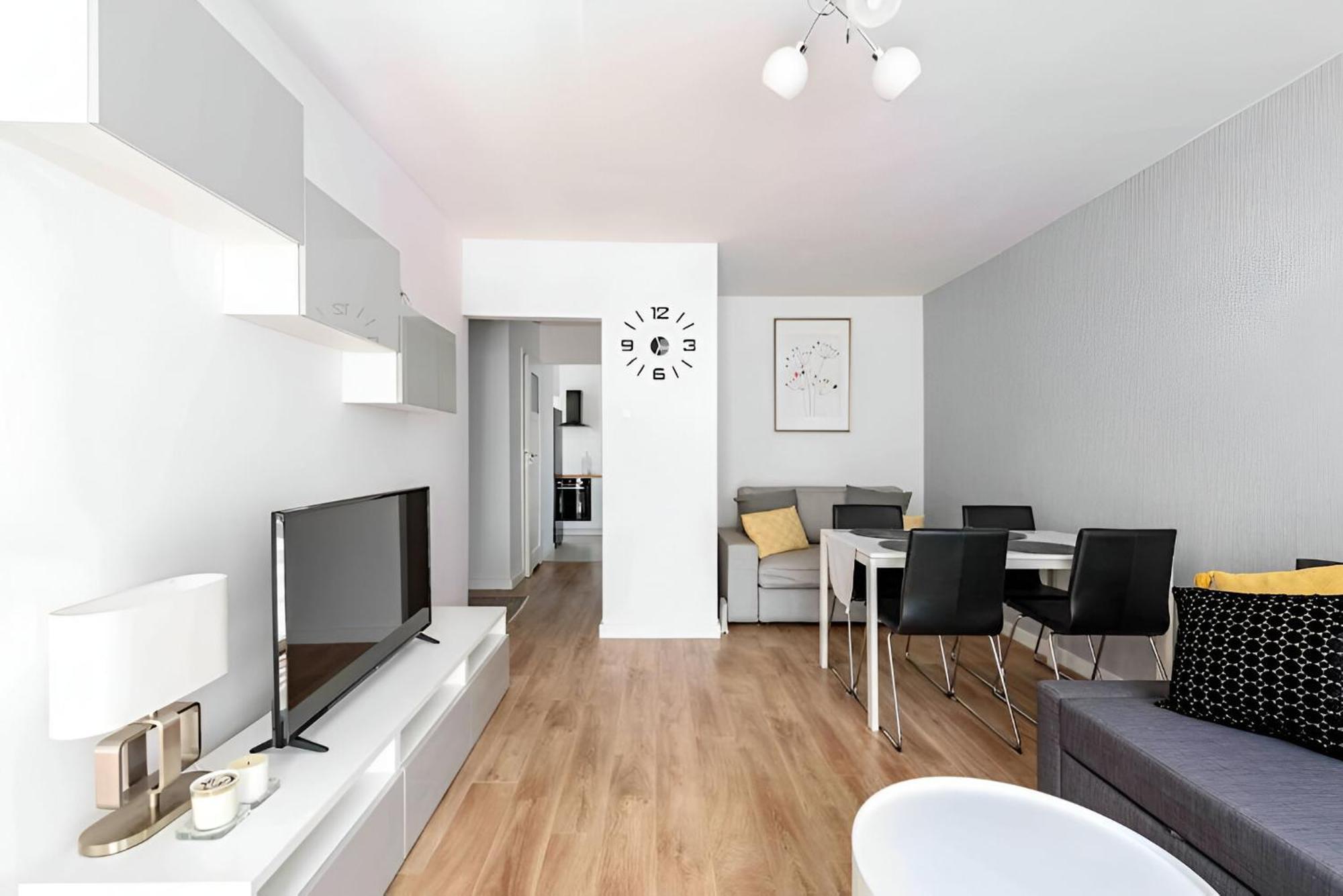 Leisure Central Zlota Lovely 2 Bedroom Apartment Warsaw