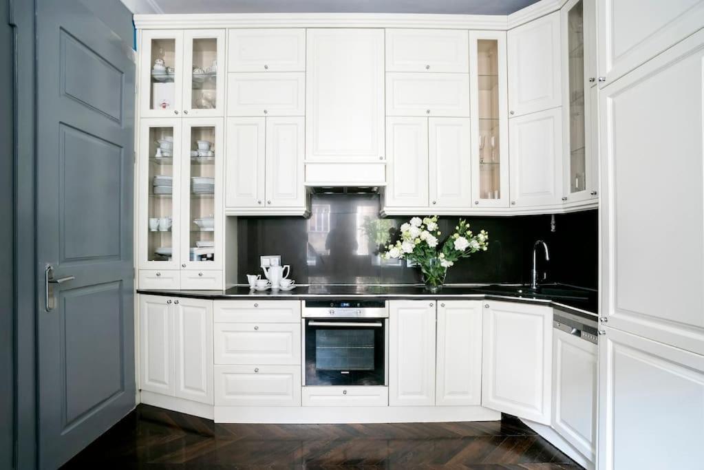 Apartment Chlodna 20 *