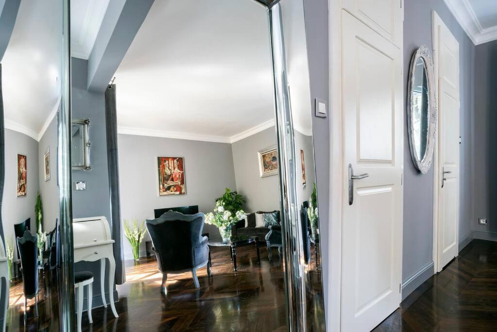 Chlodna 20 Apartment Warsaw