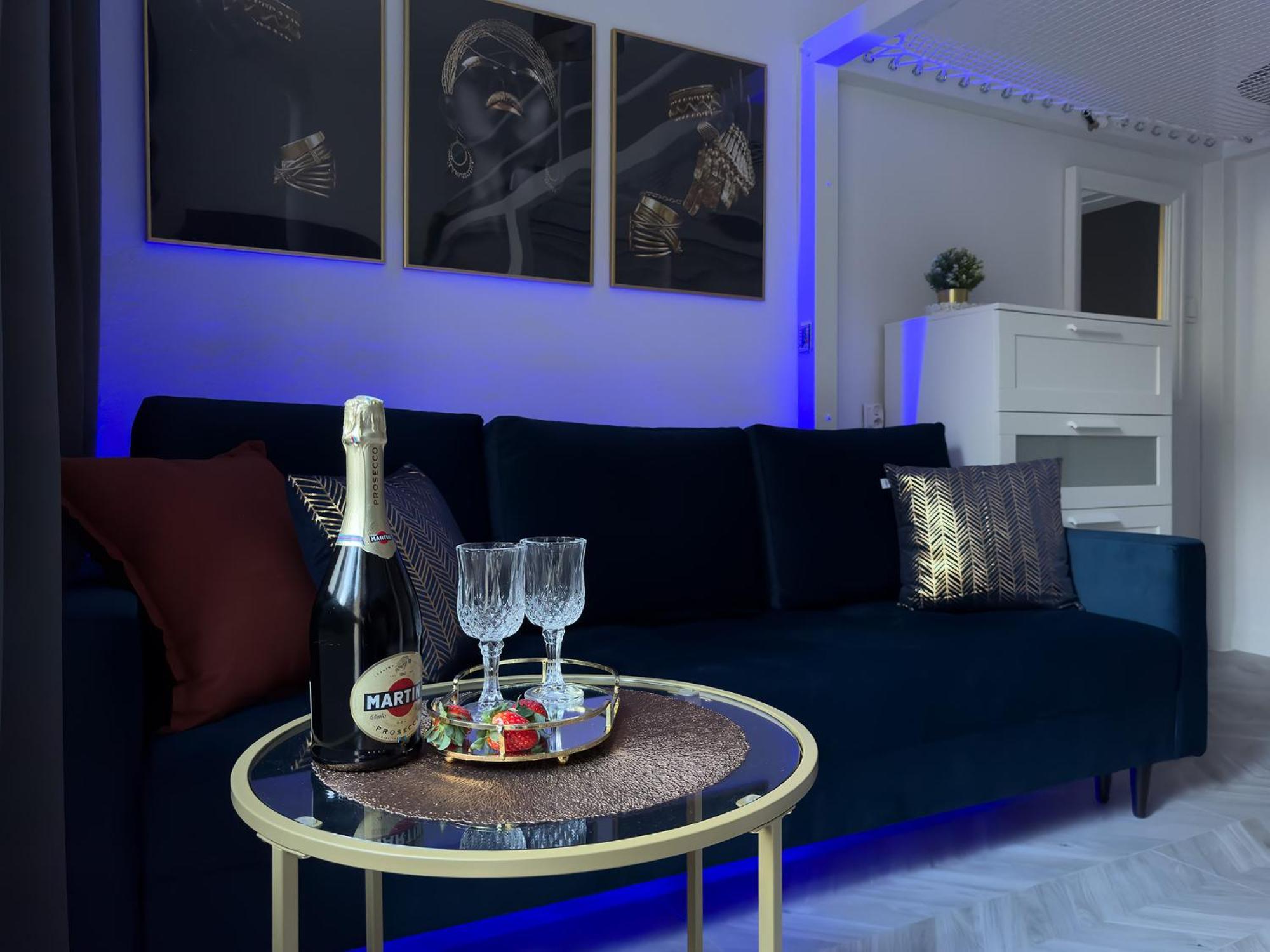 Stylish In The Center By Renters Apartment Warsaw