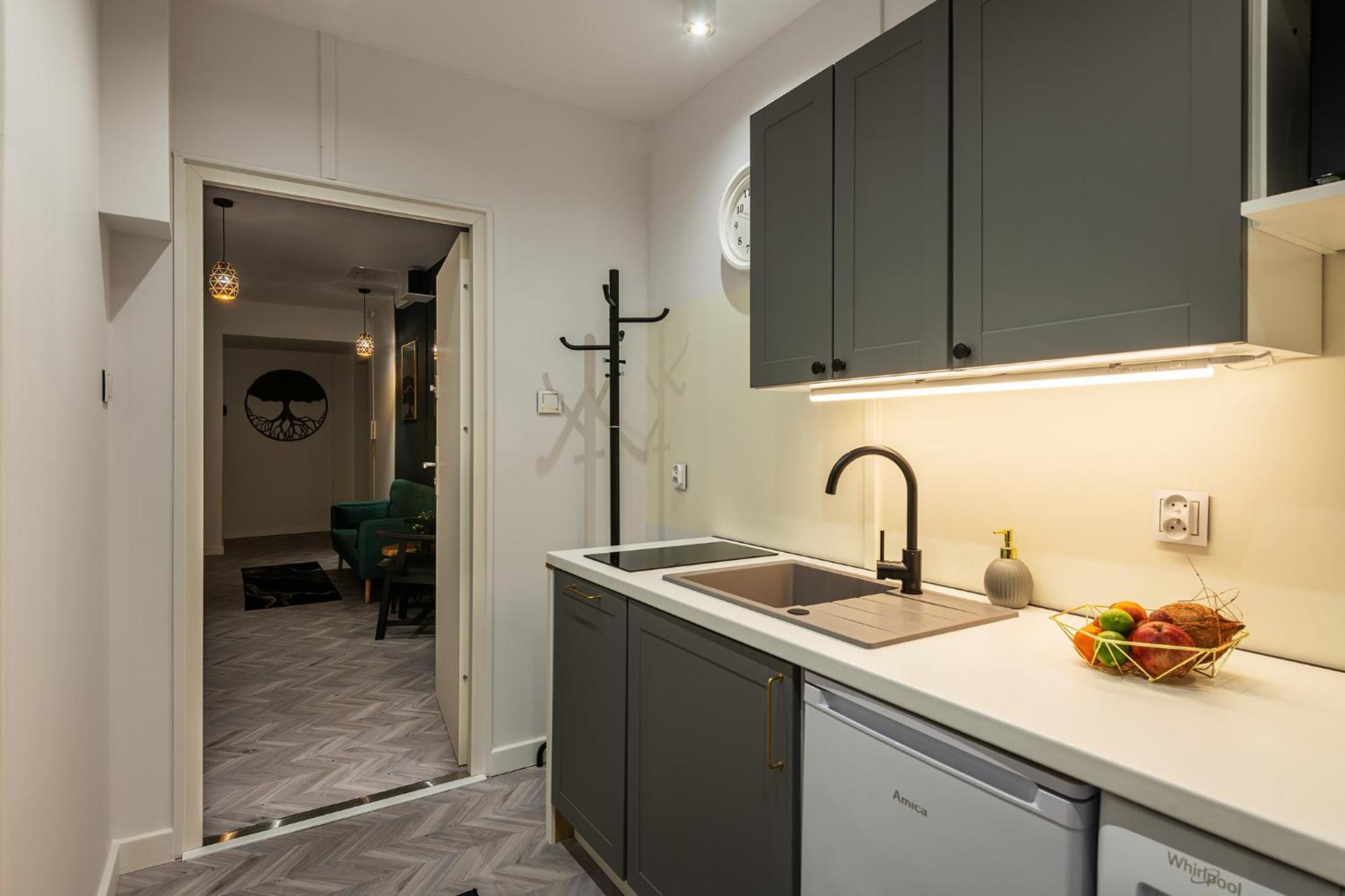 Stylish In The Center By Renters *