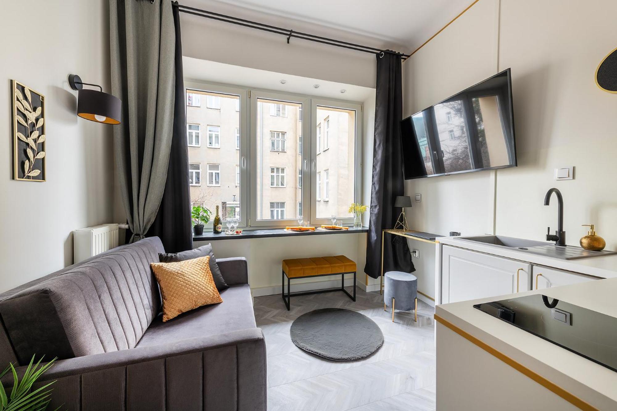 Stylish In The Center By Renters *