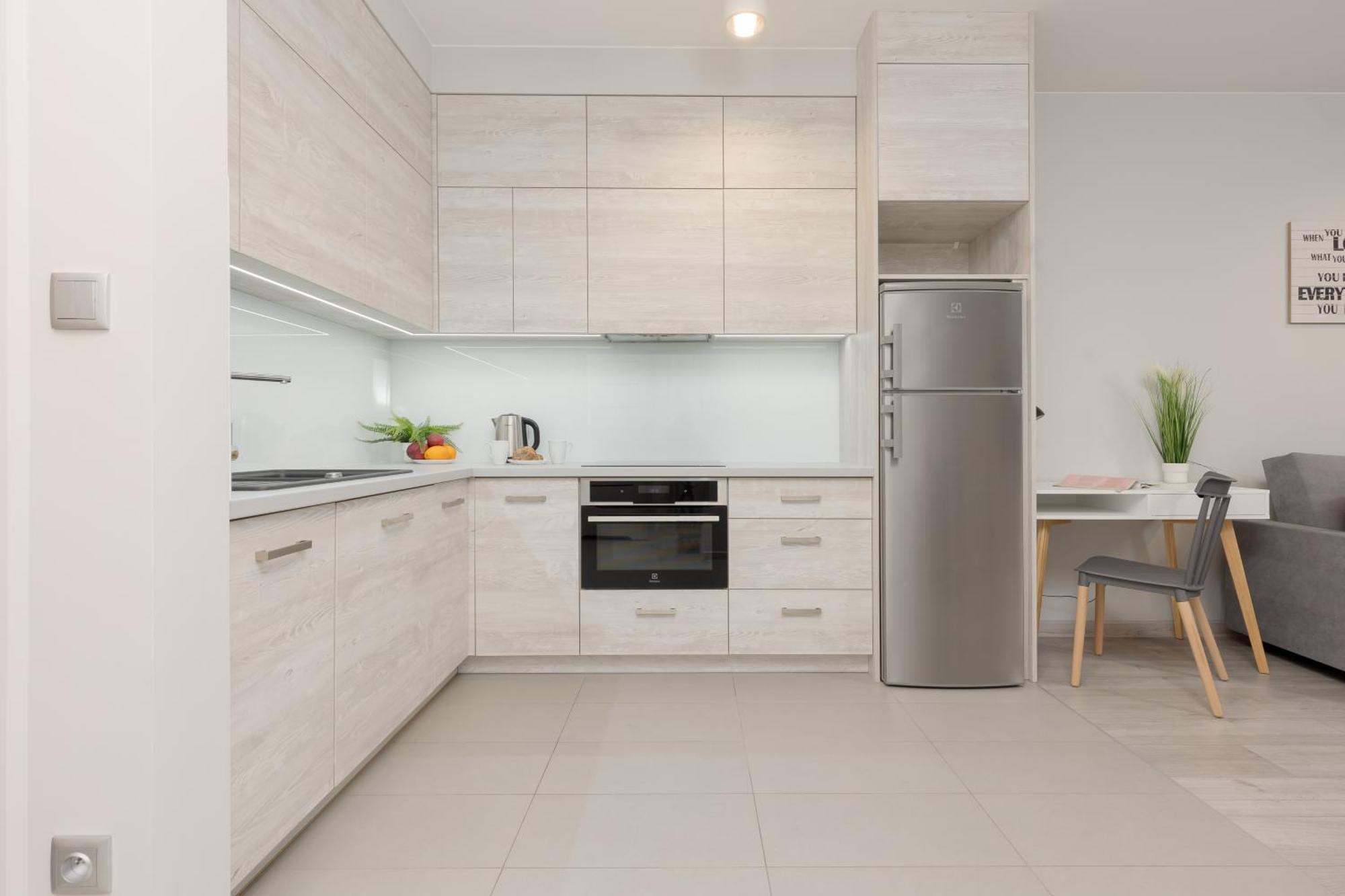 Lazurowa Street Parking & Balcony By Renters * Varsóvia