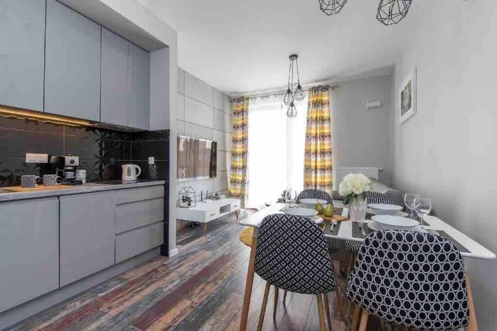 Apartament Cybernetyki Business Centre, Chopin Airport, Parking Warszawa