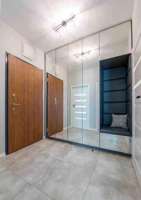 Cybernetyki Business Centre, Chopin Airport, Parking *