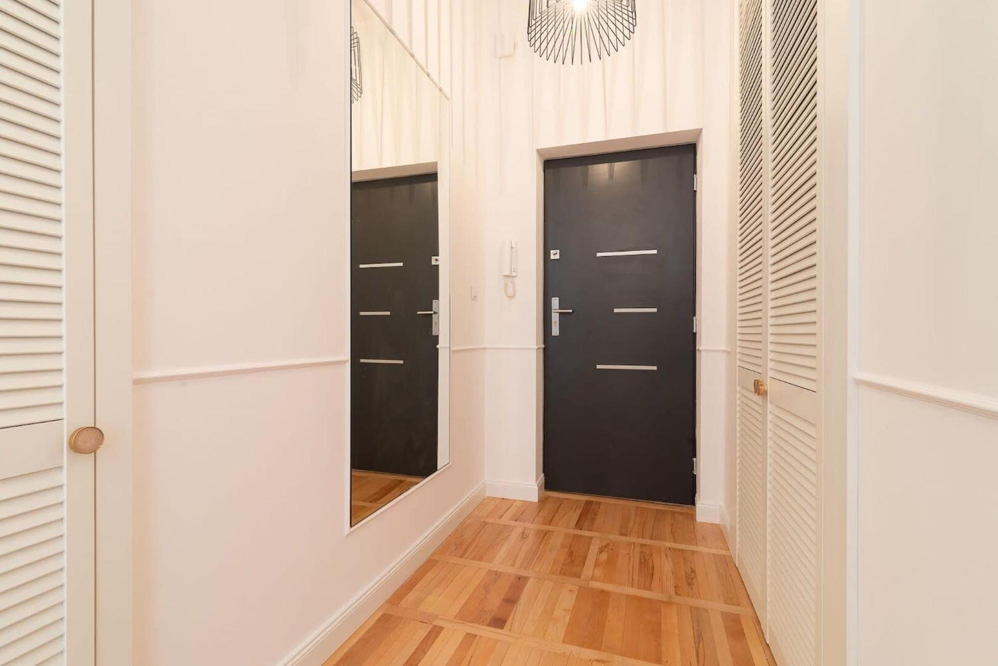 Marszalkowska Elegant With A Balcony Center By Rent Like * Warsaw