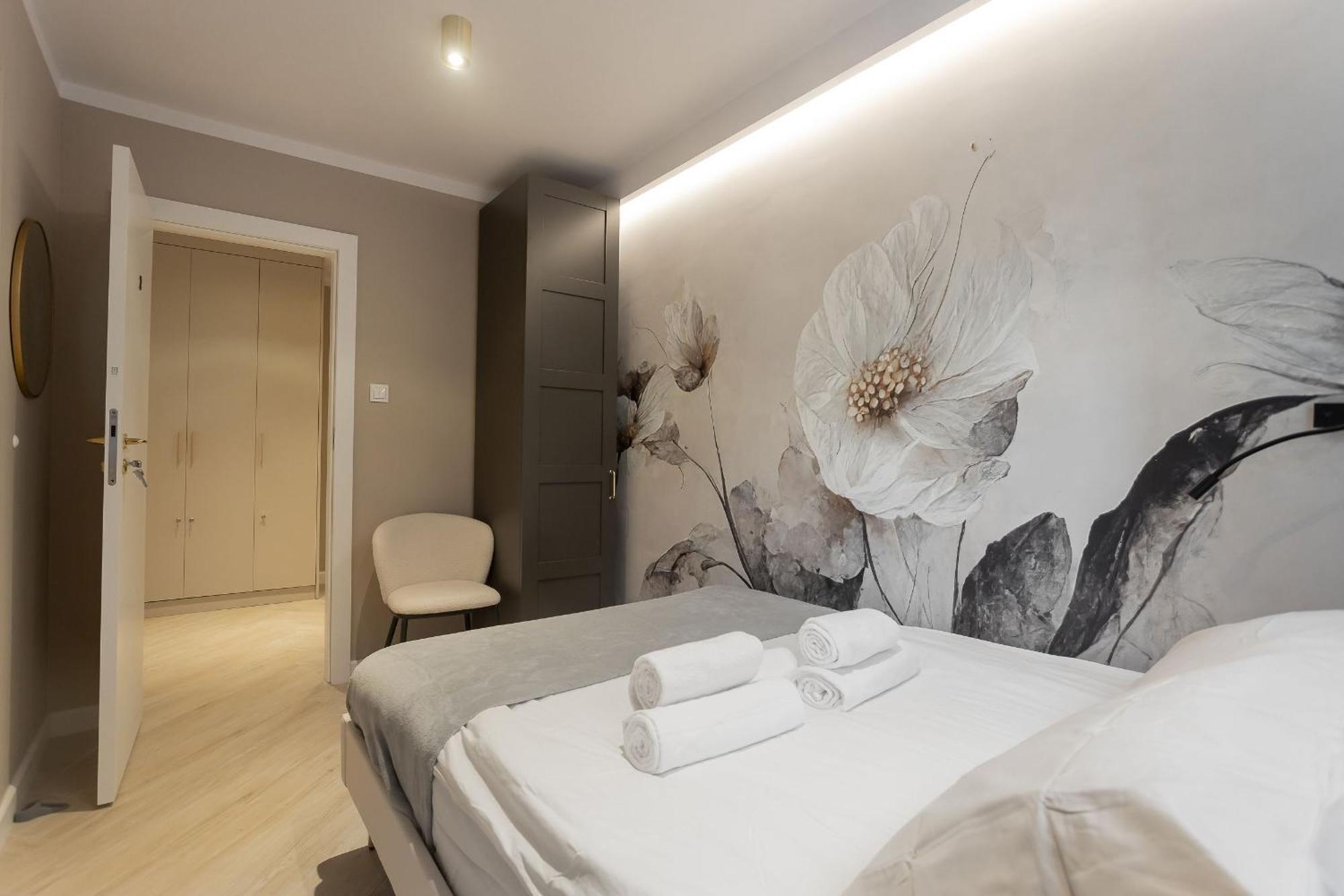 Grzybowska By Sofija Guest house Warsaw