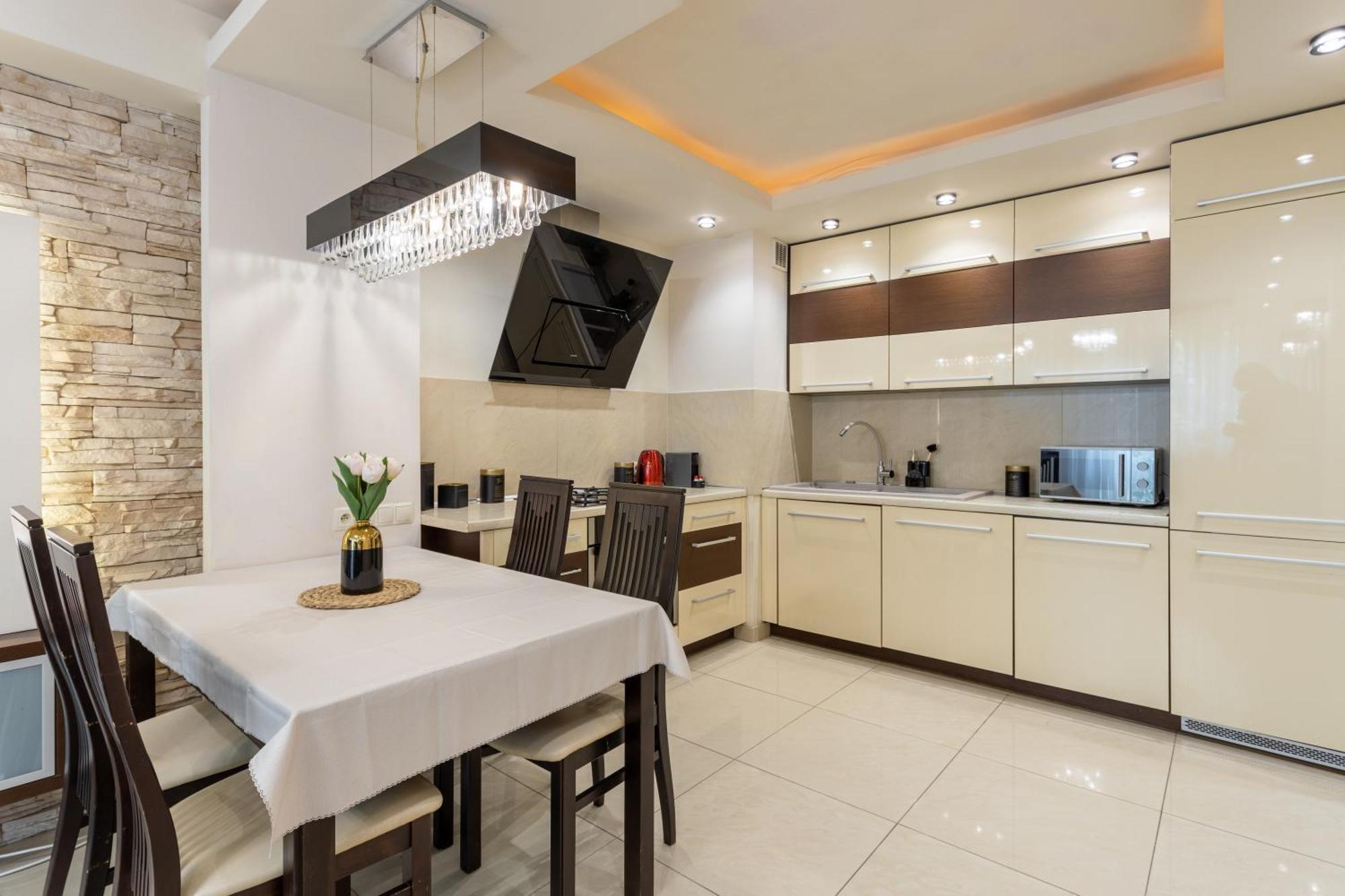 - Great Location- Big And Charming - Grzybowska 5 Apartment *