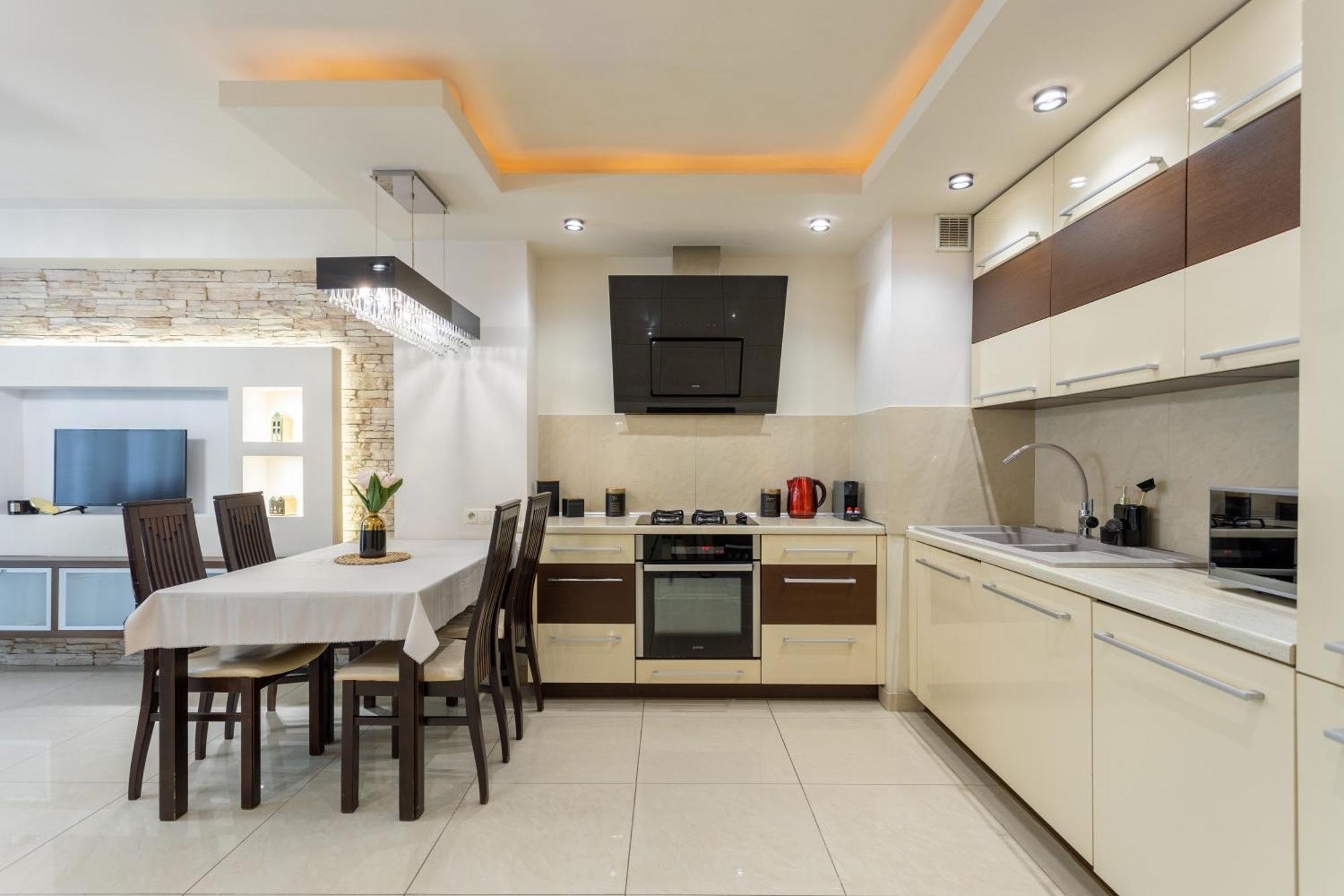 - Great Location- Big And Charming - Grzybowska 5 Warsaw