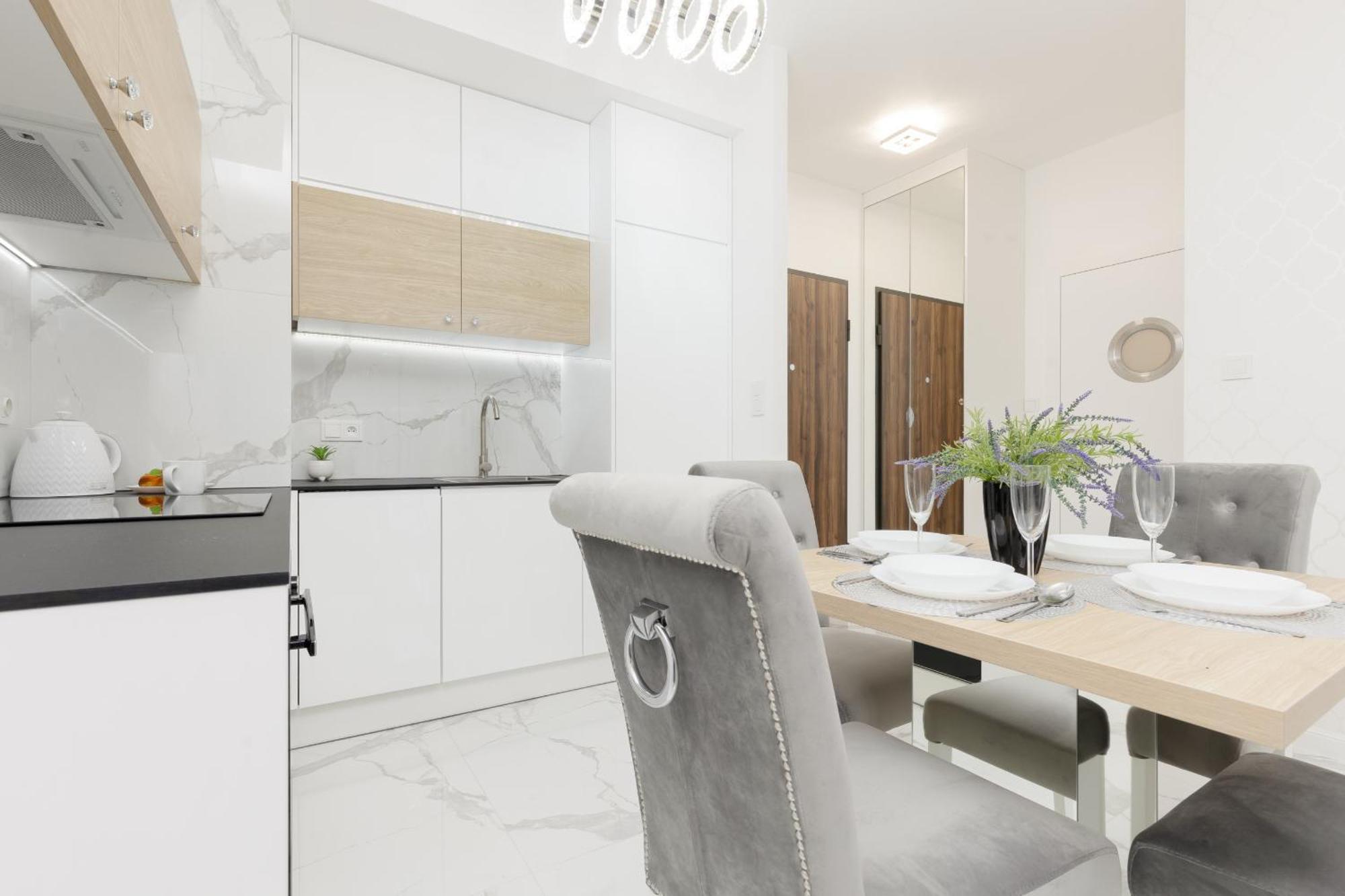 Apartment Wilanow Holzera Elegant With Sauna, Gym & Parking By Renters
