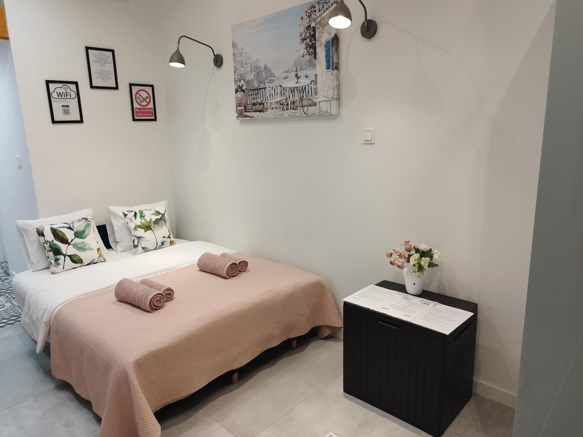 Center Emilii Plater Apartment Warsaw
