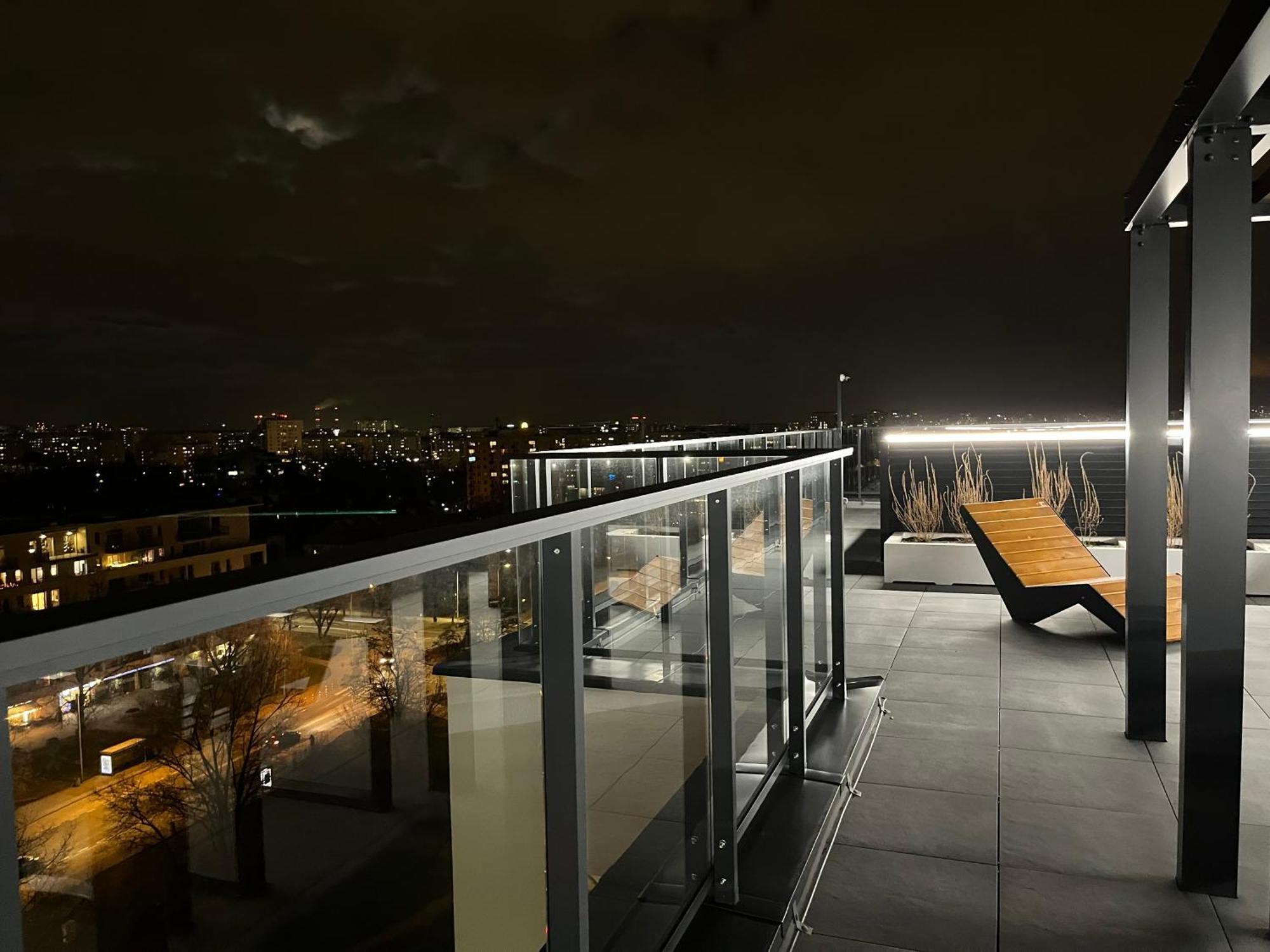 Airport Wyscigi - City And Green View With Underground Garage Apartment