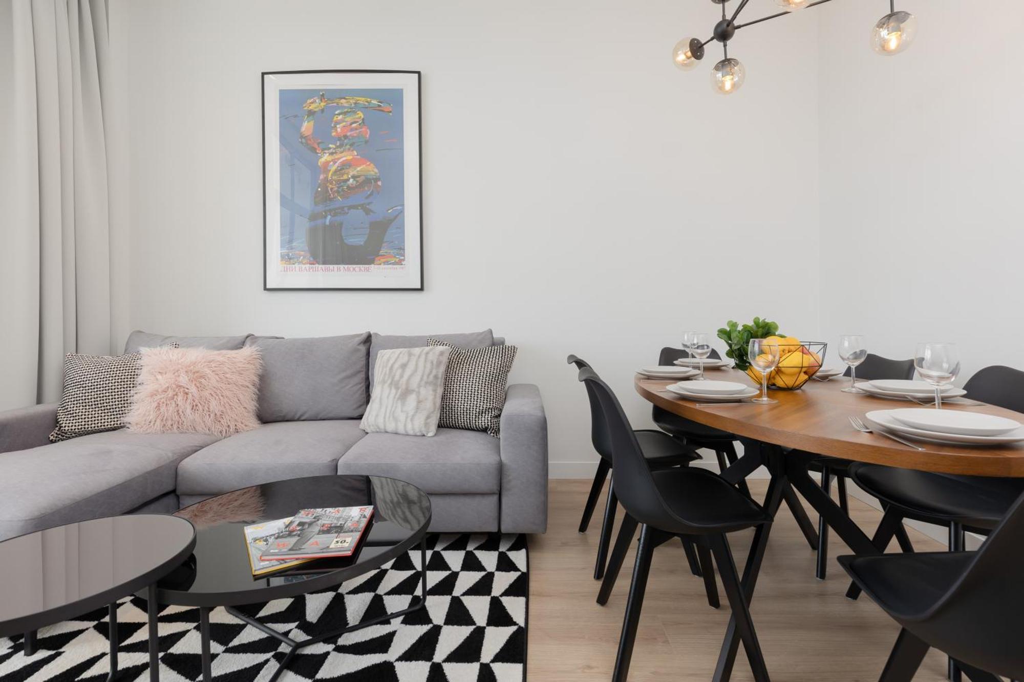 Panorama Spacious By Renters Prestige Apartment *