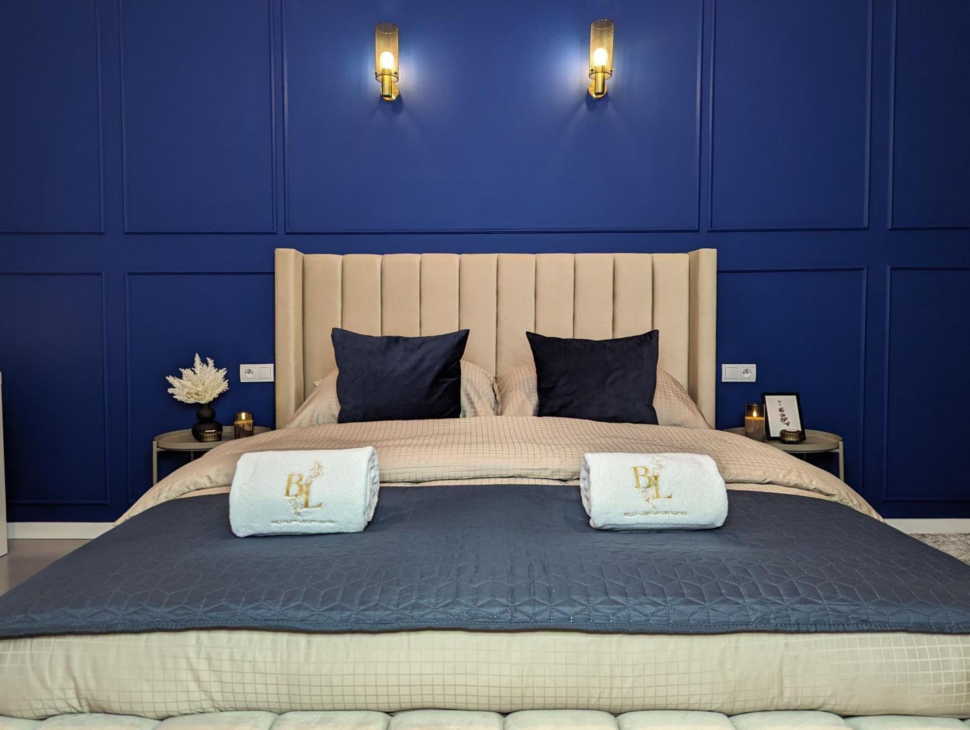 Bella Luna Luxury - Chic In Historic Square