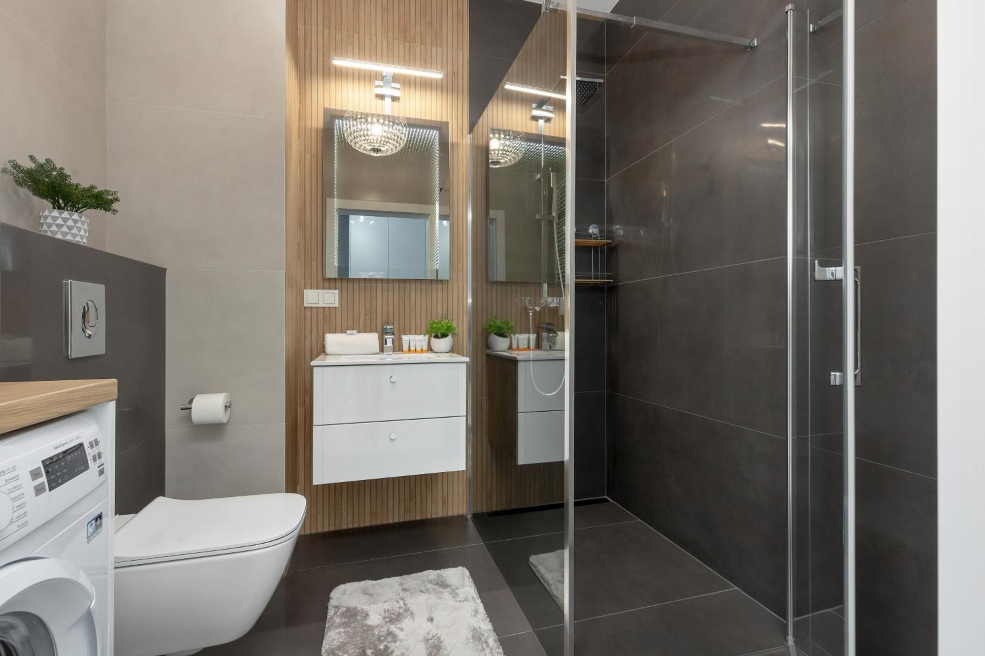 Apartment Kotsisa With Parking By Renters