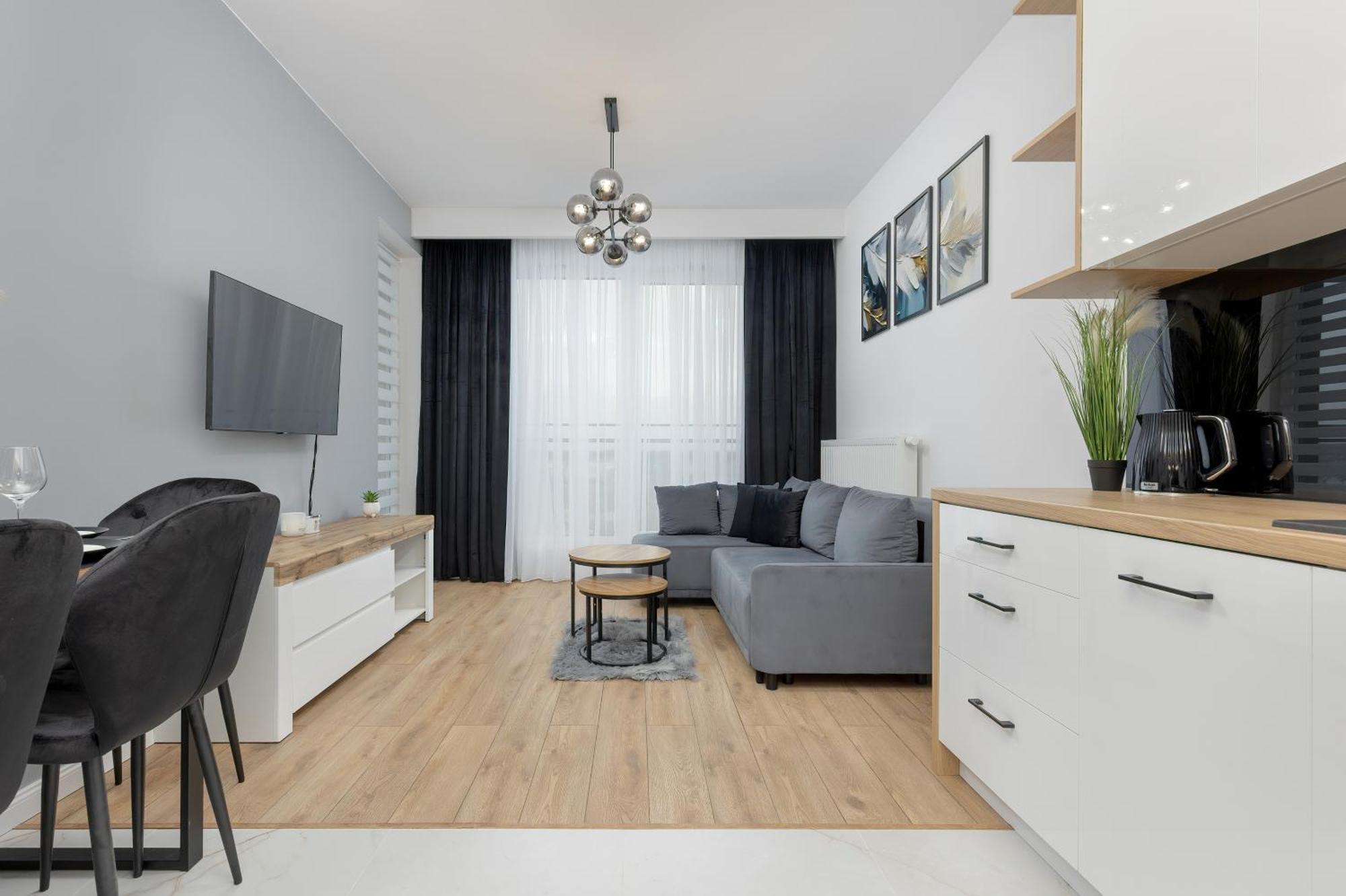 Kotsisa With Parking By Renters Apartment
