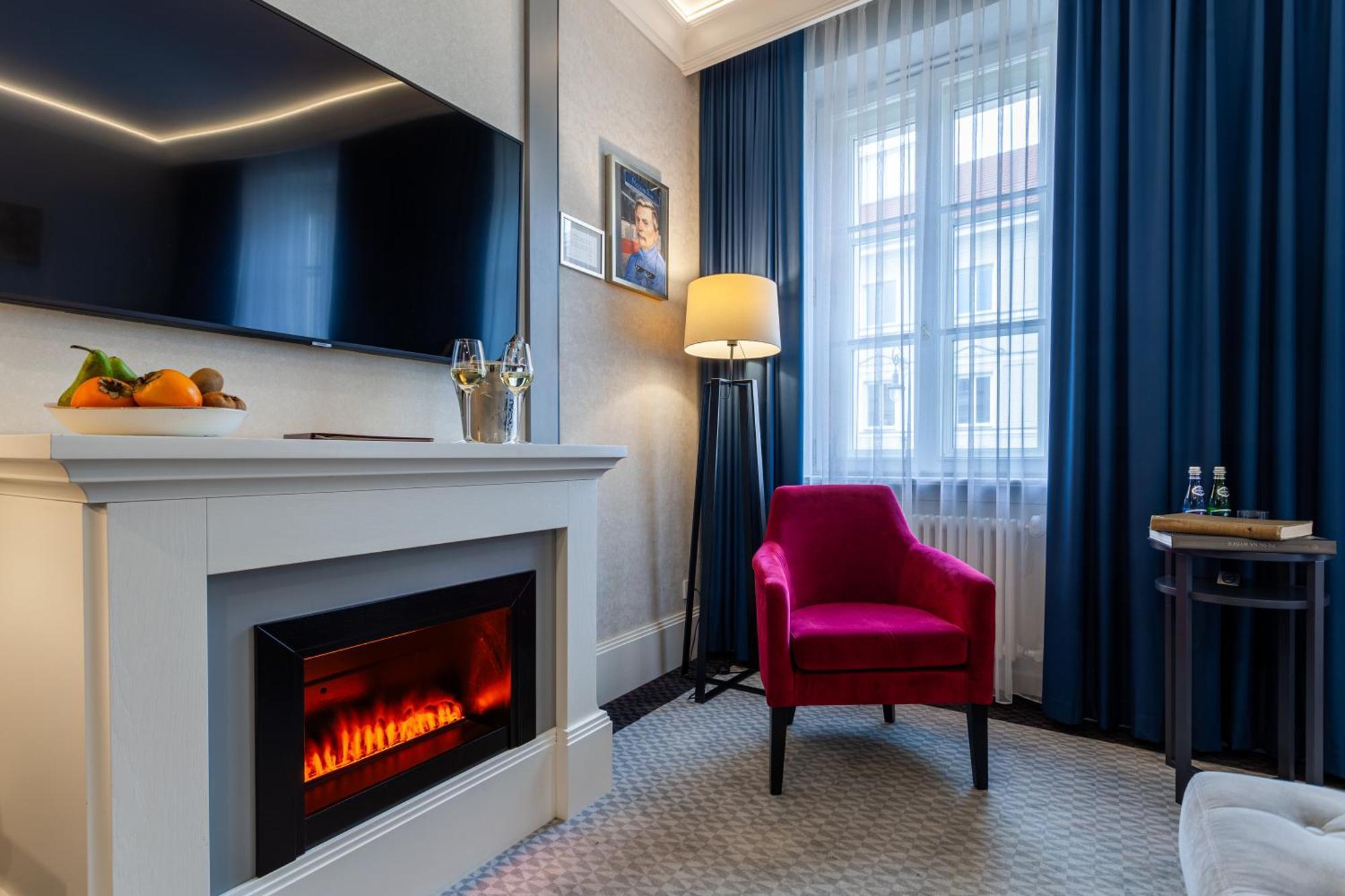 Hotel Teatro Boutique Old Town - Destigo 4*