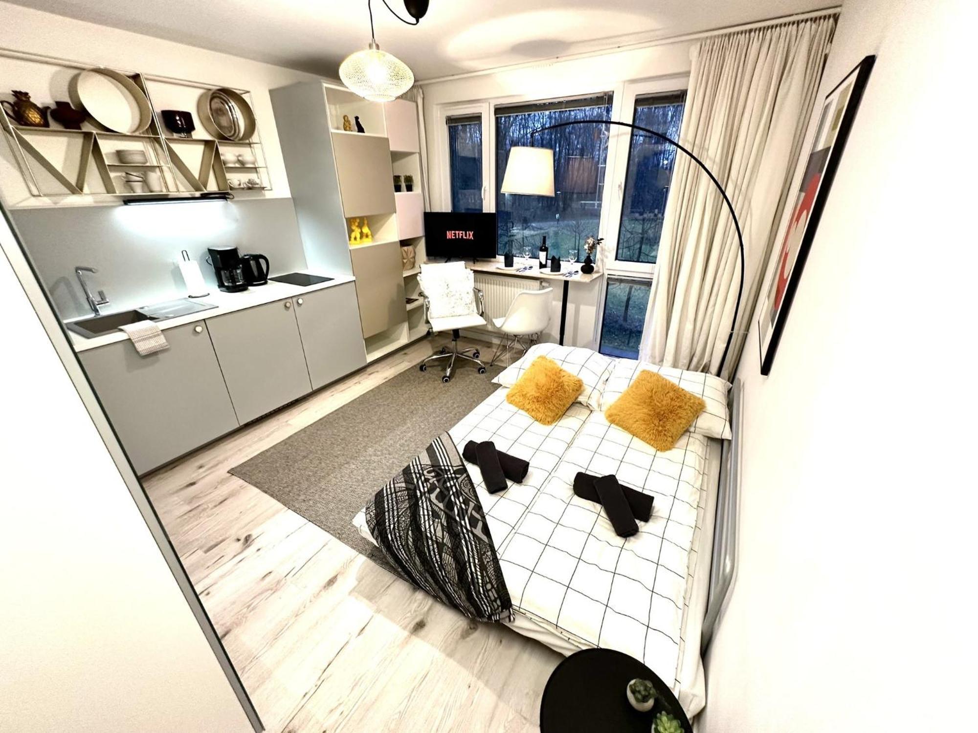 Cozy At Park Near City-center +netflix +wifi Apartamento Varsóvia
