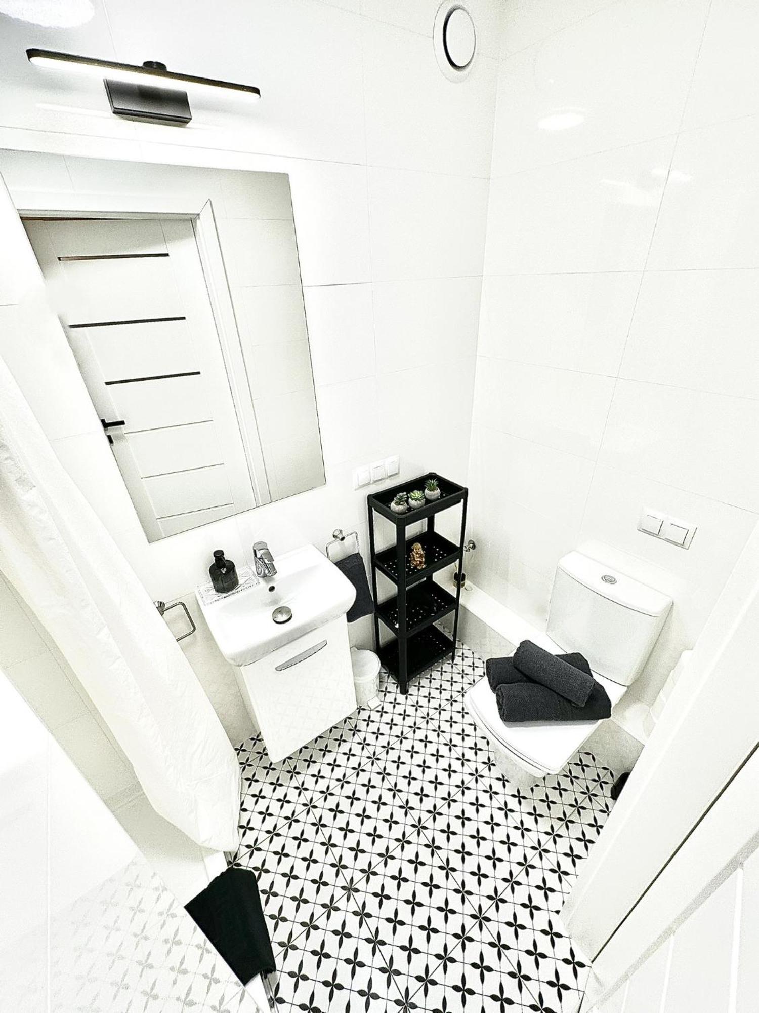 Cozy At Park Near City-center +netflix +wifi Apartamento *