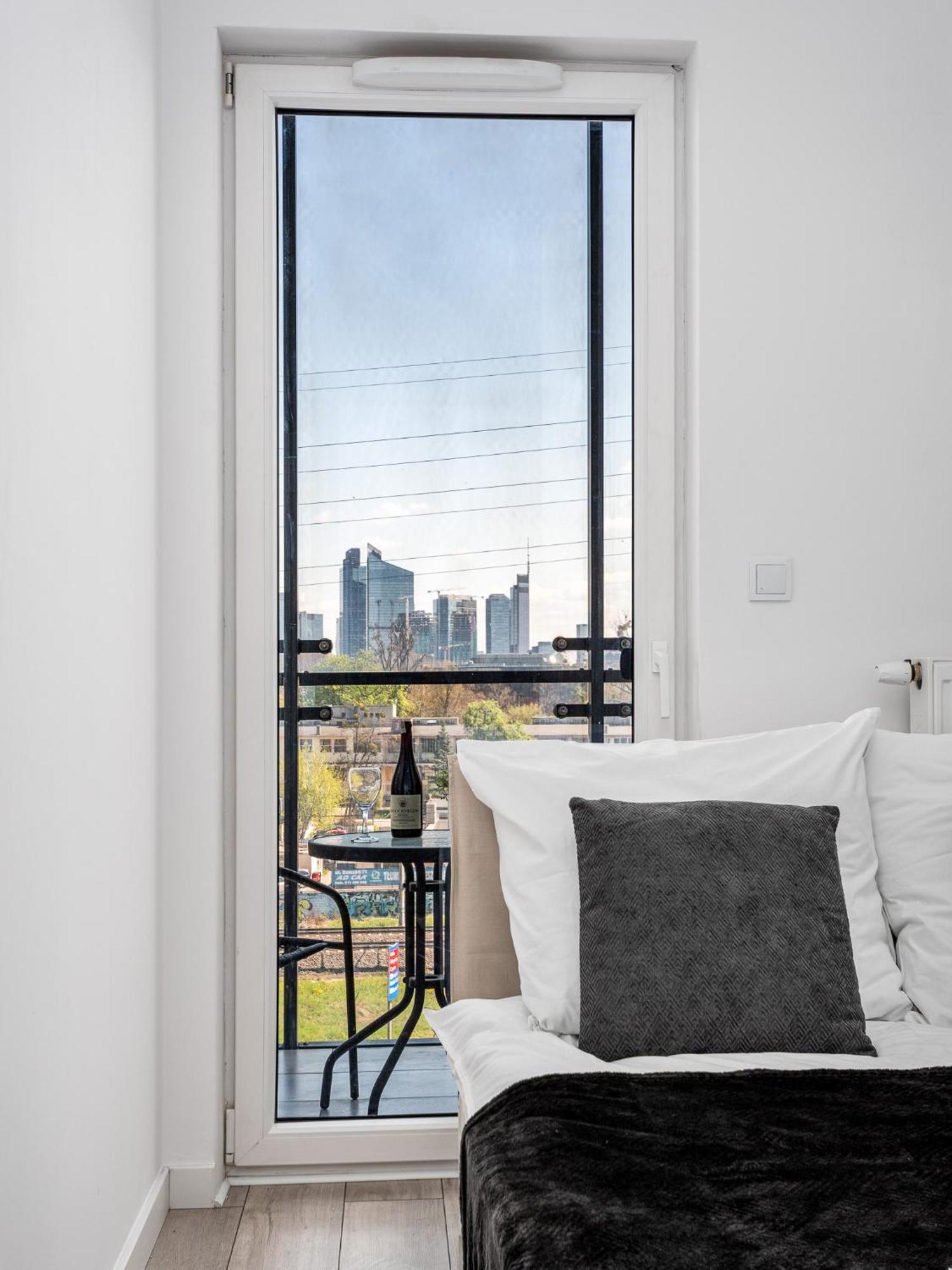 Apart D&k Free Parking Aleja Prymasa Tysiaclecia 83a Apartment