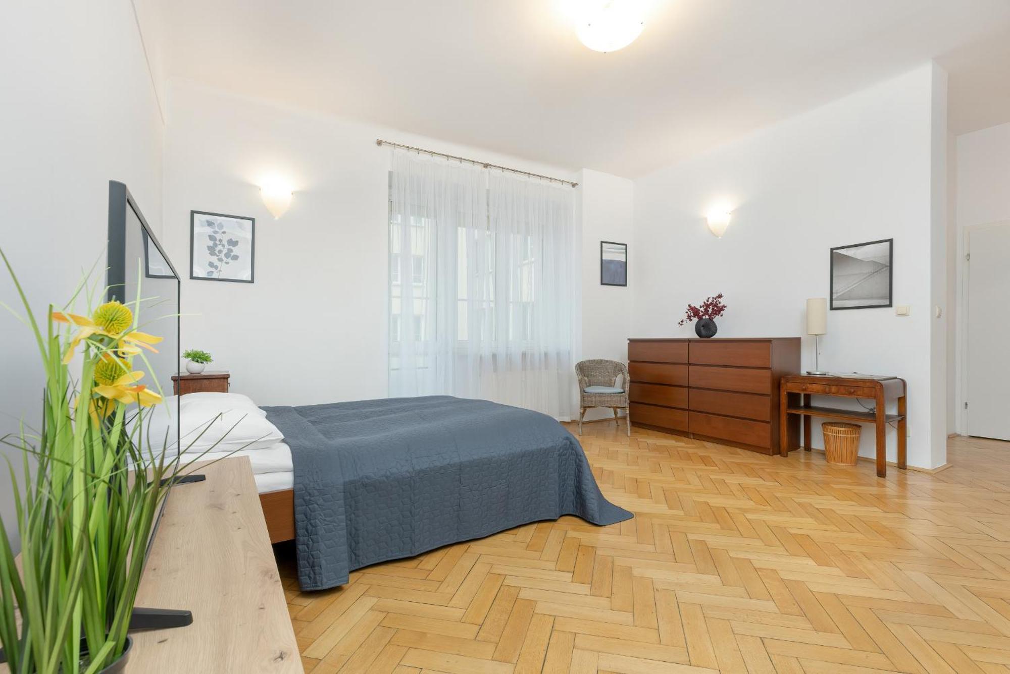 Apartamento In The Center Of With Balcony And Separate Kitchen By Renters *
