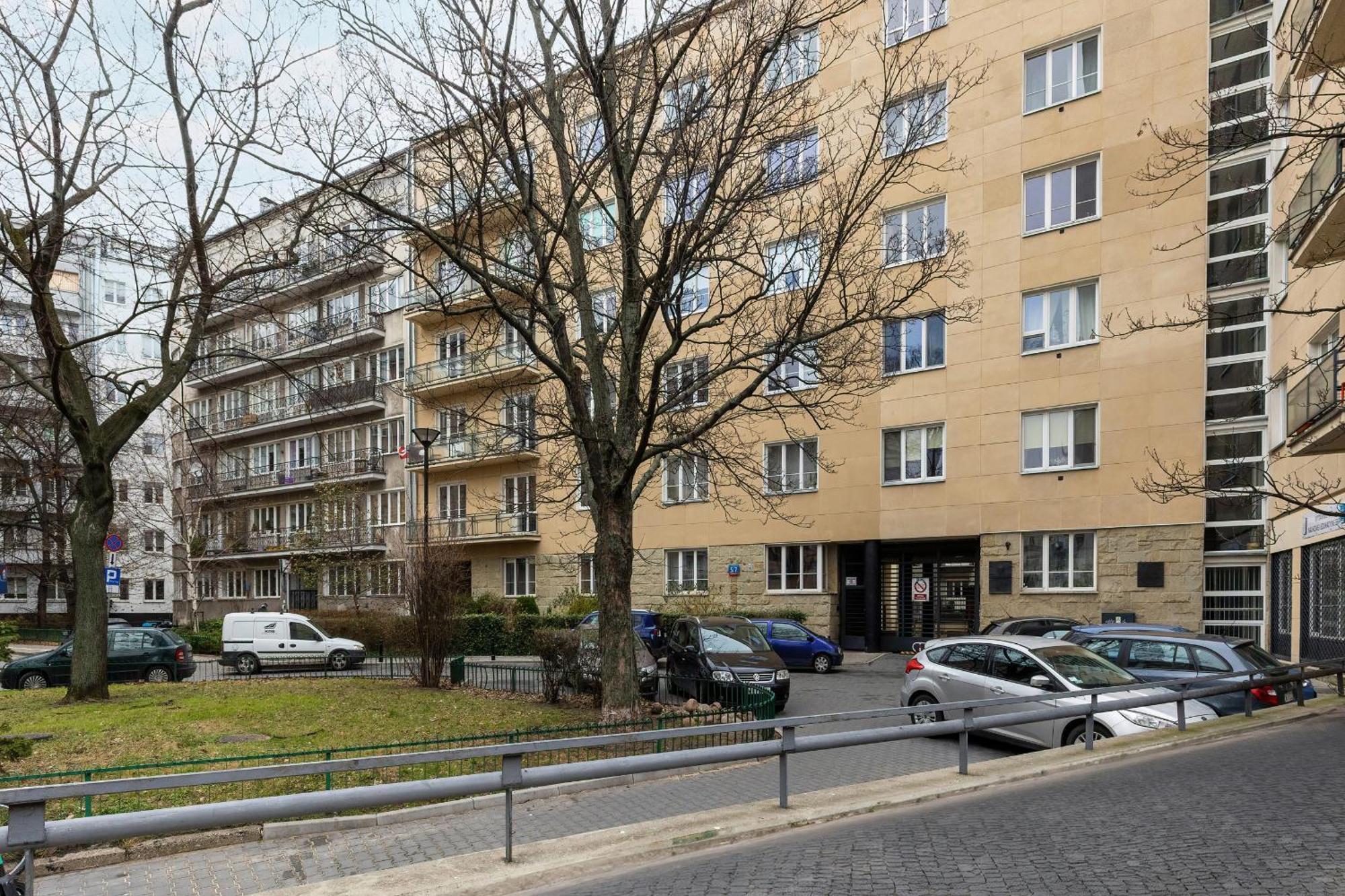 Apartamento In The Center Of With Balcony And Separate Kitchen By Renters