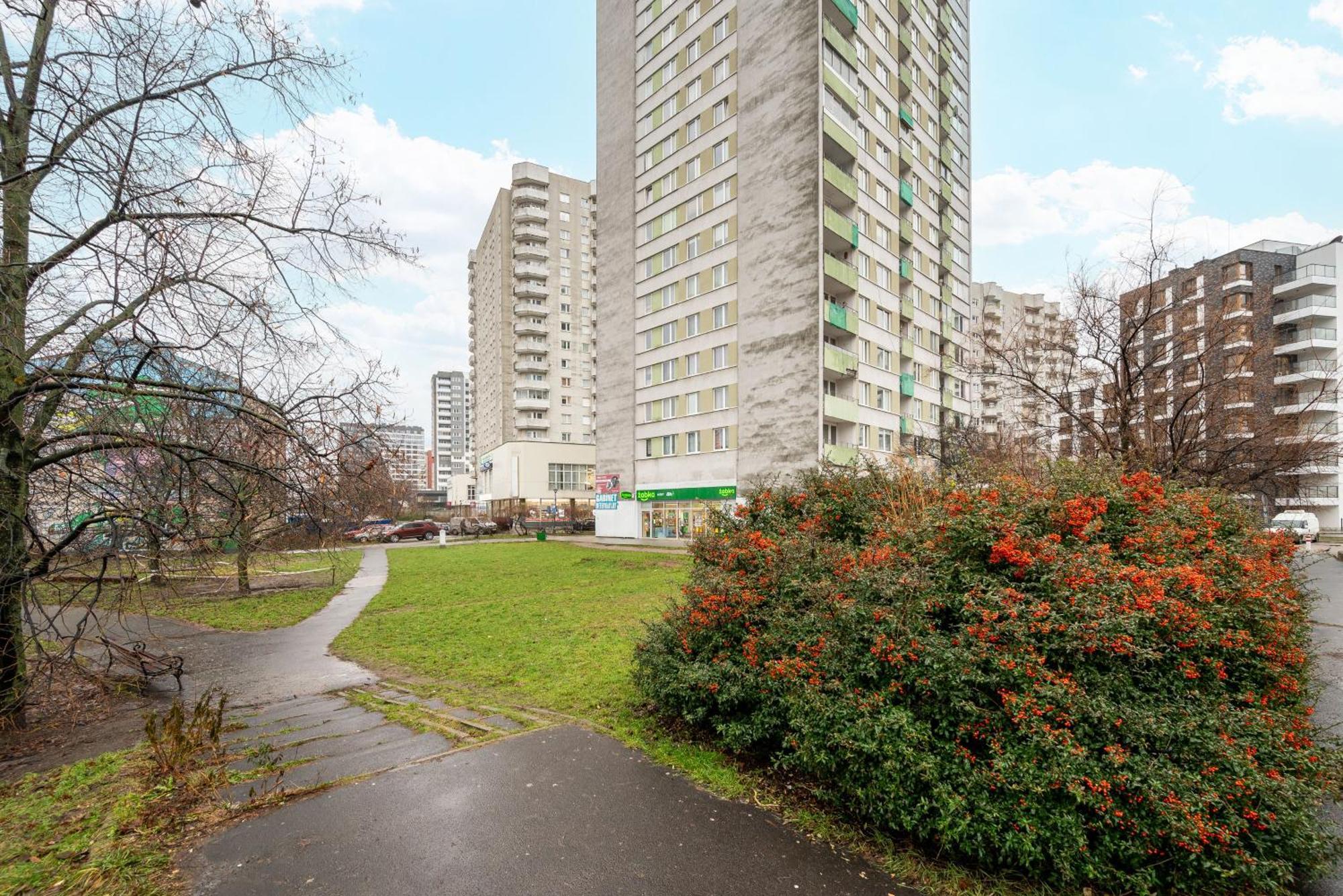 Metro Plocka Comfort Apartment