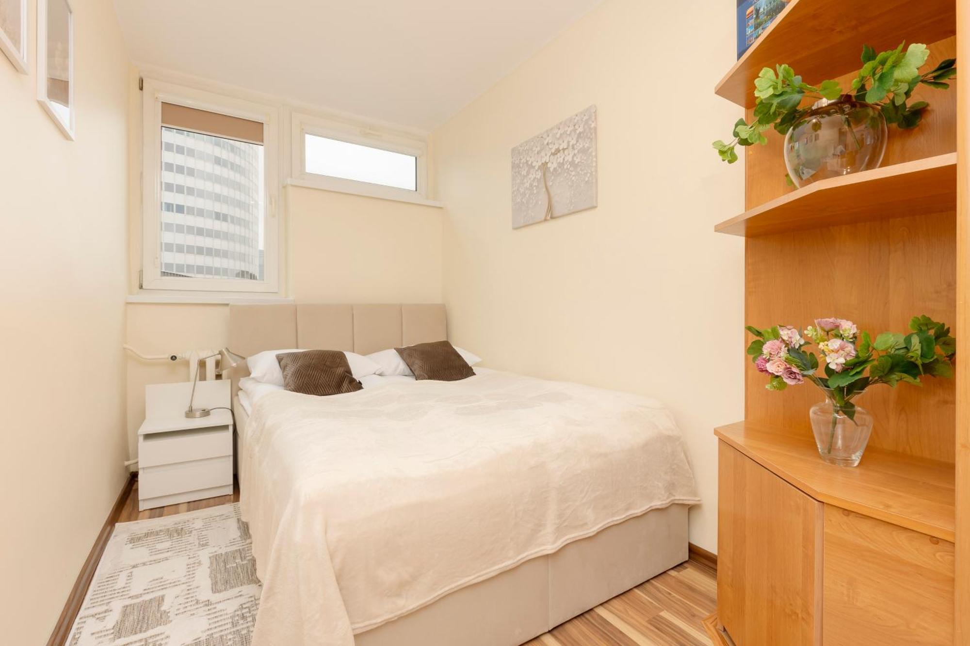Bright & Cozy In The City Center By Renters * Warsaw