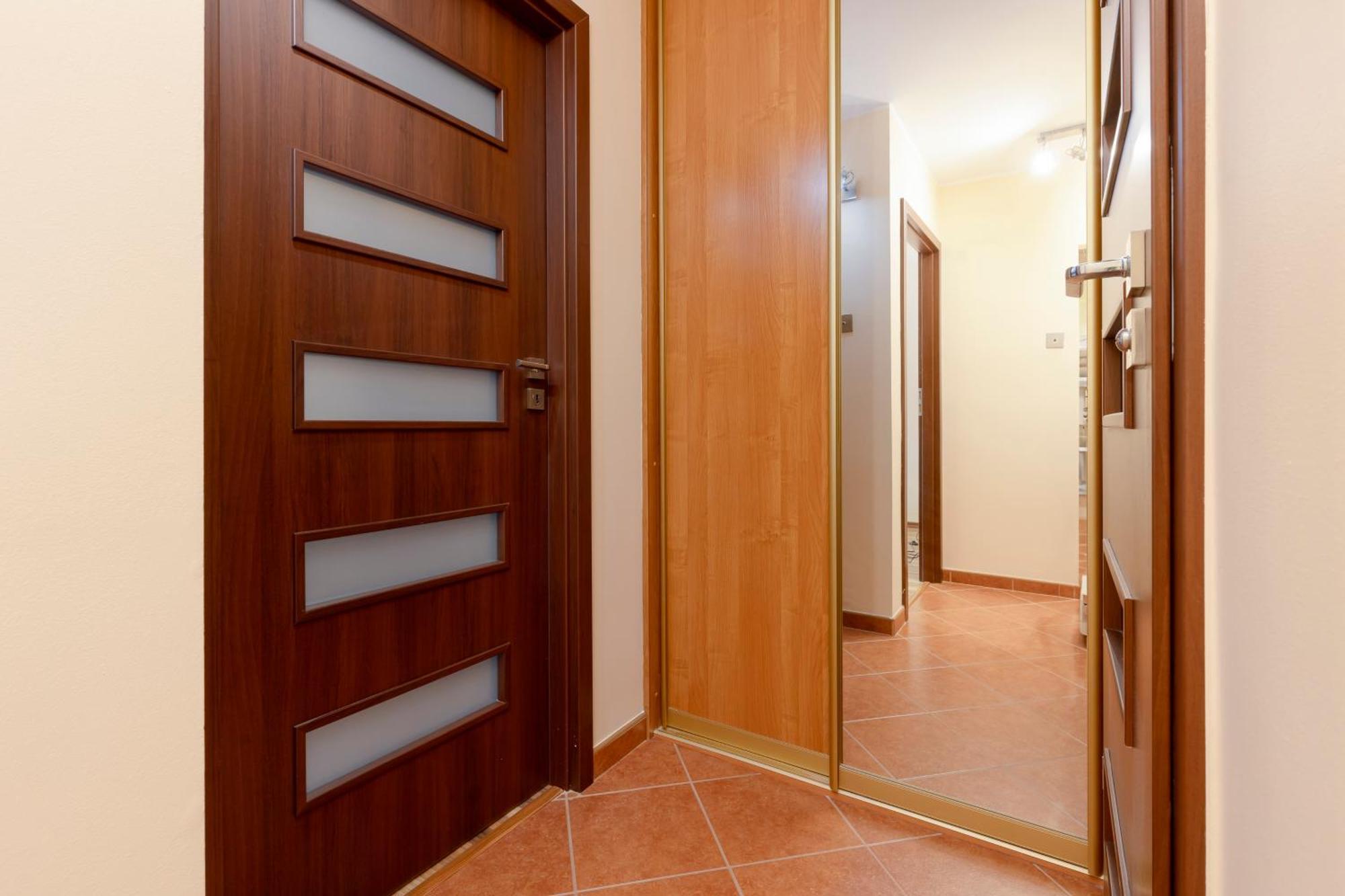 Apartment Bright & Cozy In The City Center By Renters *