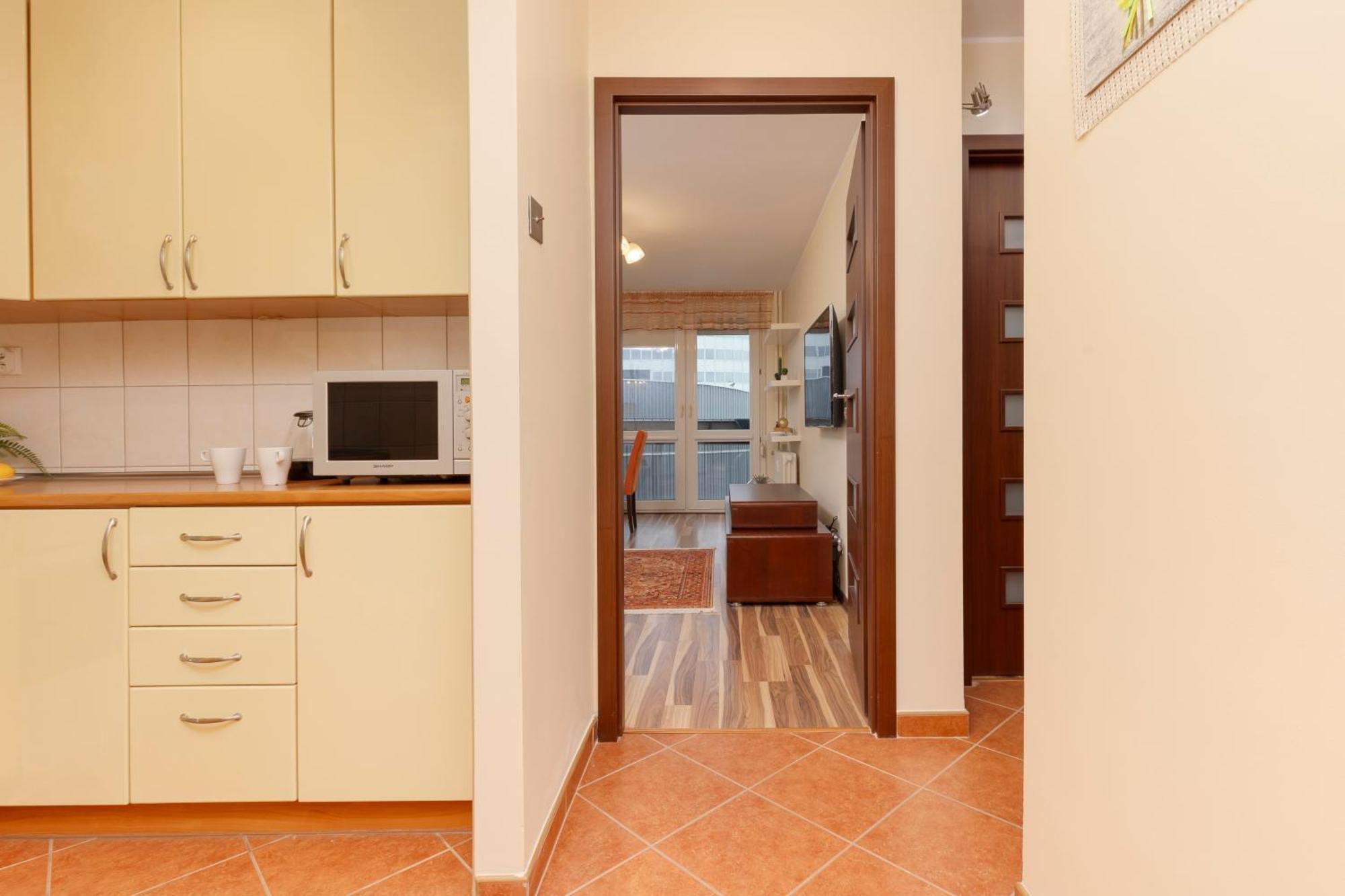 Apartment Bright & Cozy In The City Center By Renters Warsaw
