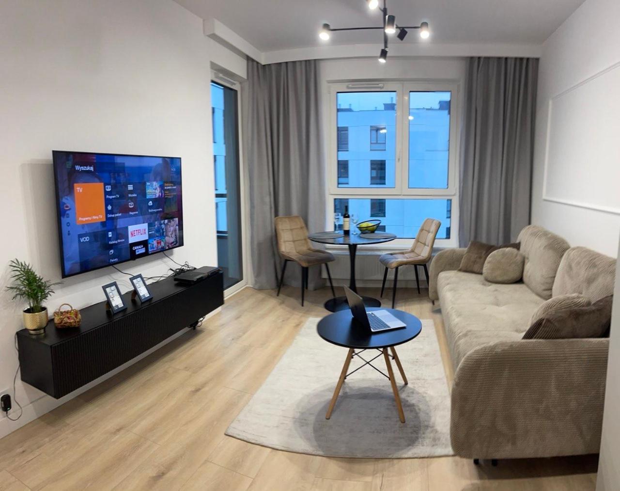 Airport Apartment