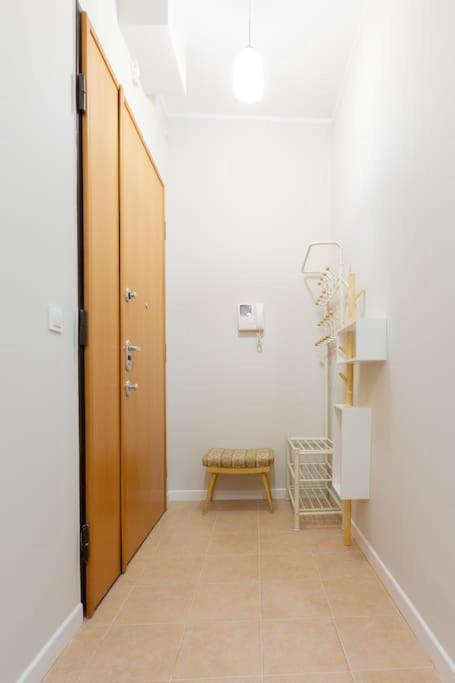 Apartamento Bright And Cozy Near Park, With A Huge Terrace. Varsóvia