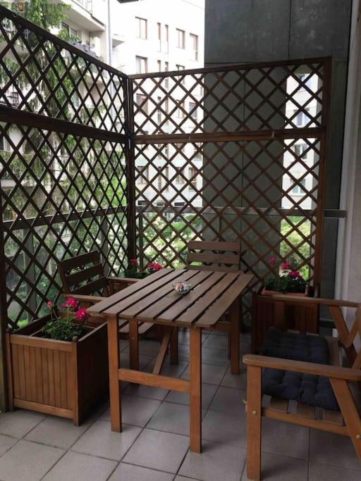 Bright And Cozy Near Park, With A Huge Terrace. *