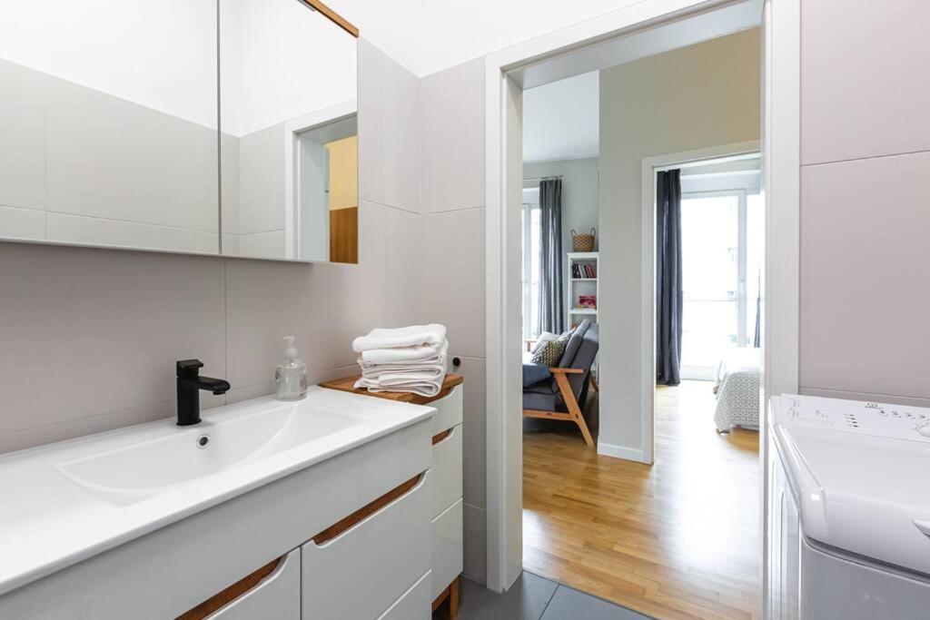 Bright And Cozy Near Park, With A Huge Terrace. Varsóvia
