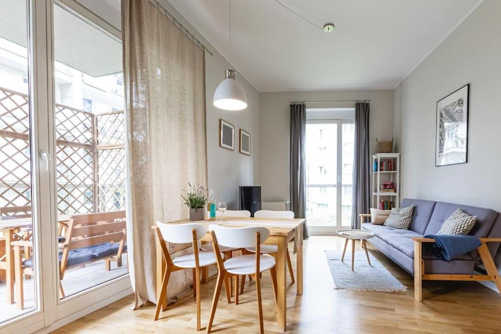 Bright And Cozy Near Park, With A Huge Terrace. *