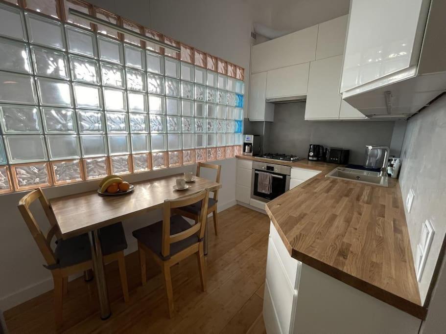 Apartament Elegant With An Amazing View! Warszawa