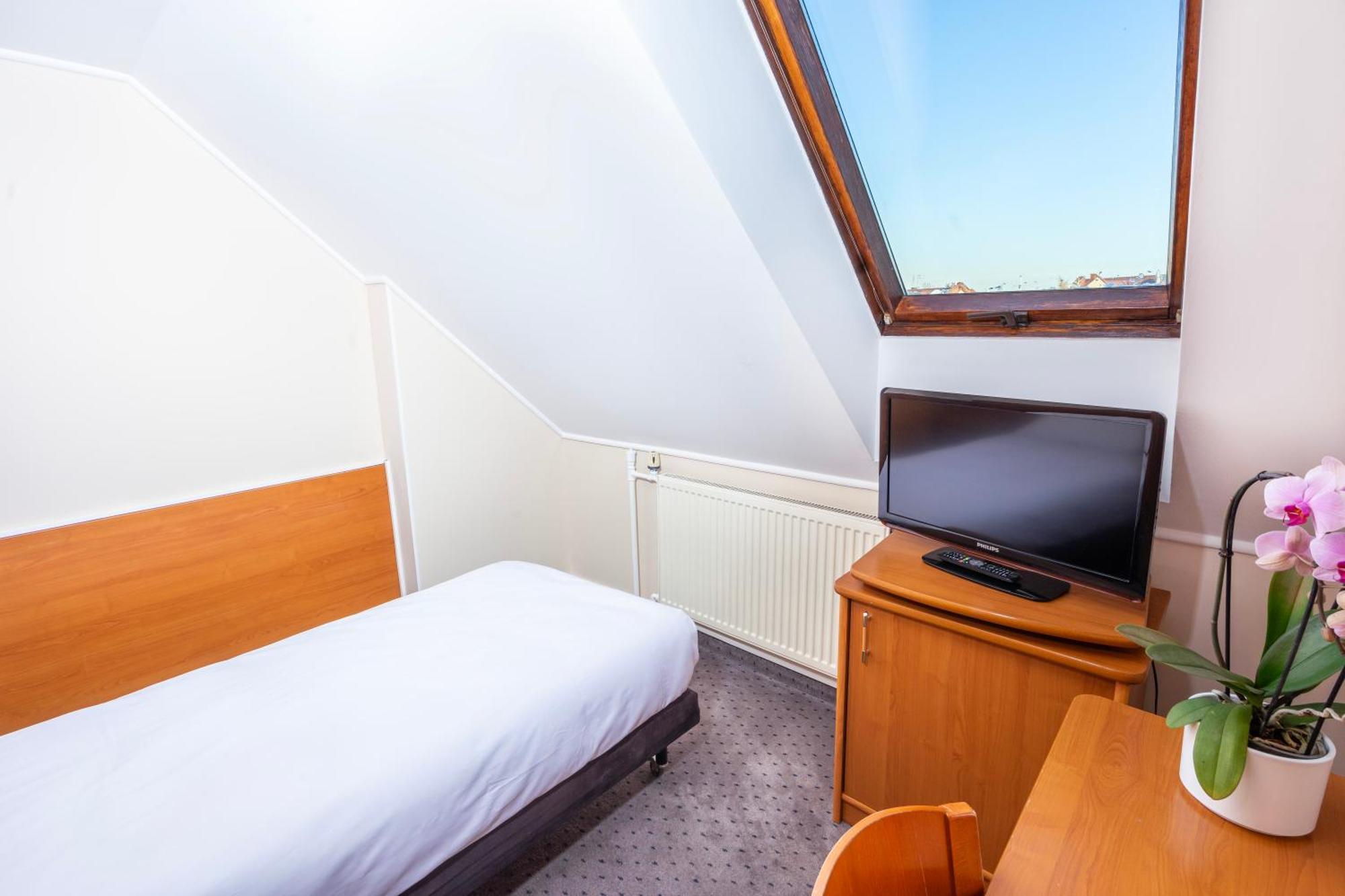 Victory Hotel 4*