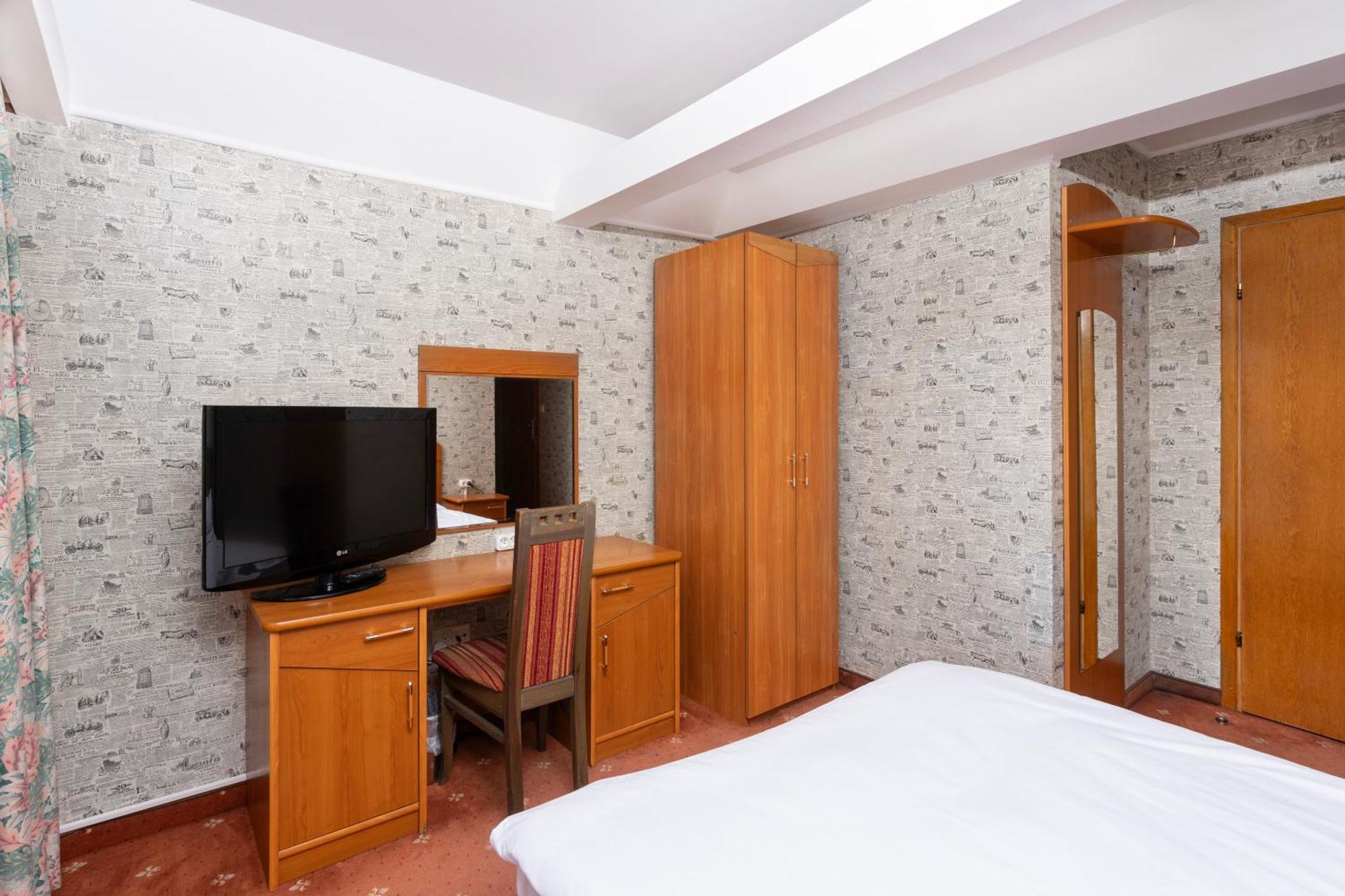 Victory Hotel