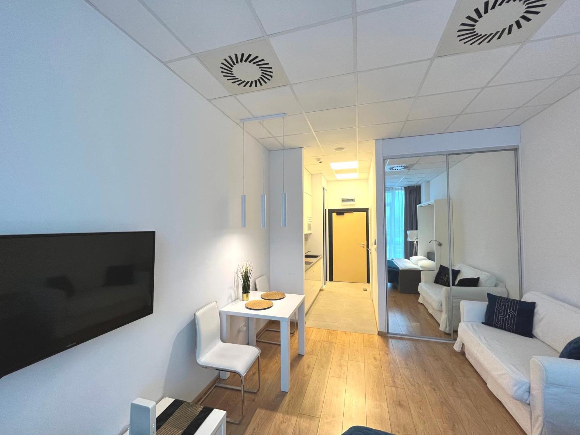 Aleje Jerozolimskie 216 By Perfect Warsaw