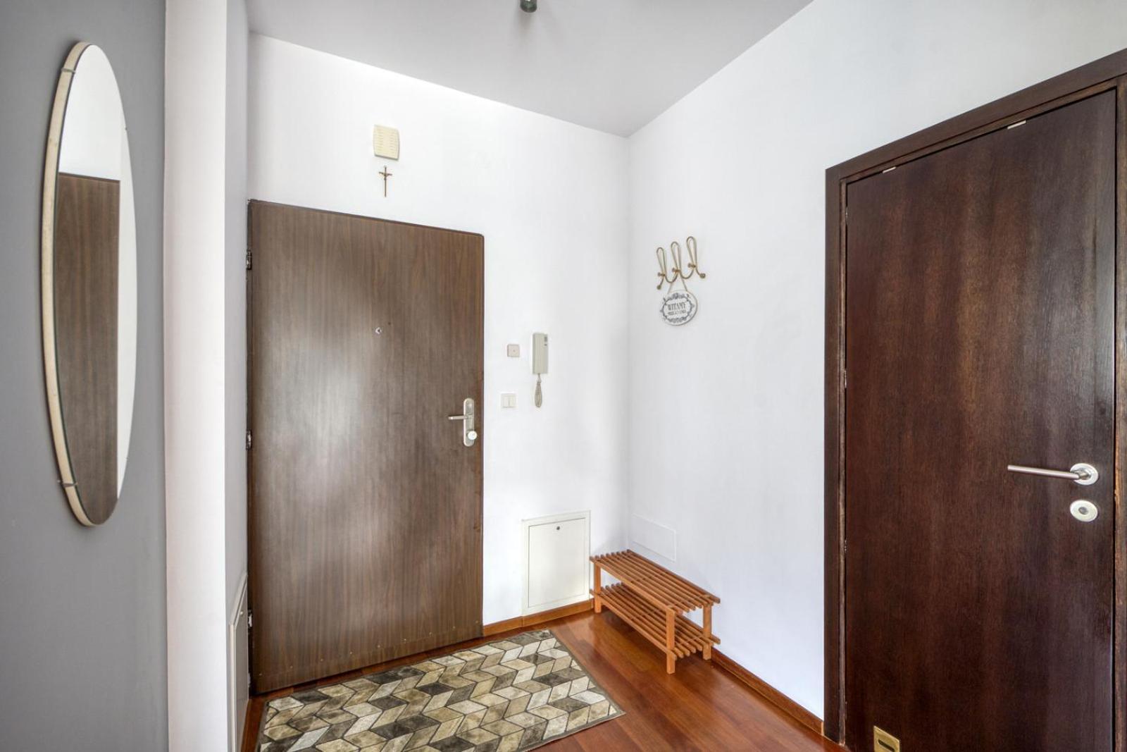 Apartamento M&r Apartament: Airport-adjacent Business With Terrace *