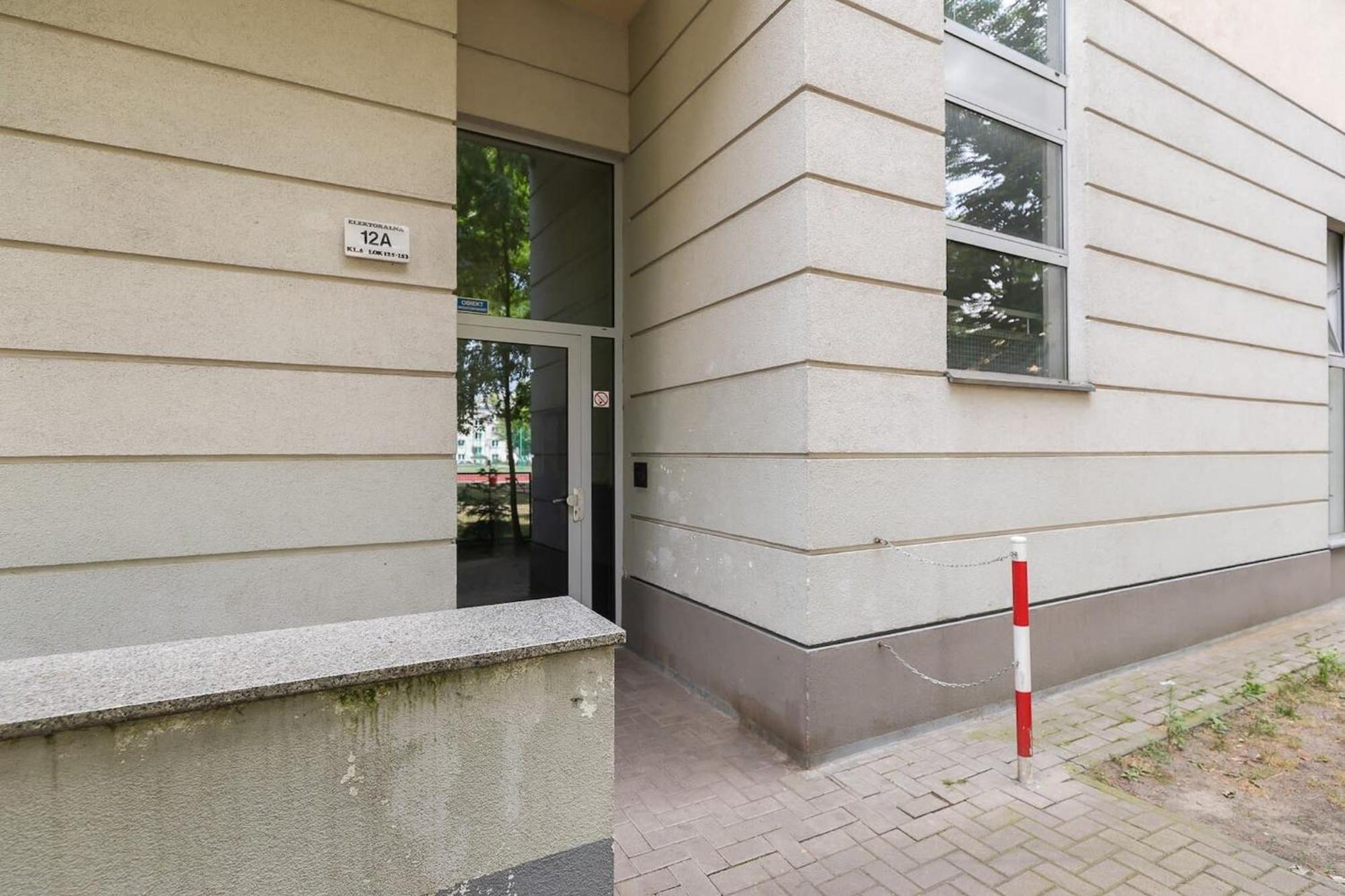 Apartment Elektoralna 12a - Colorful With Balcony By Renters *