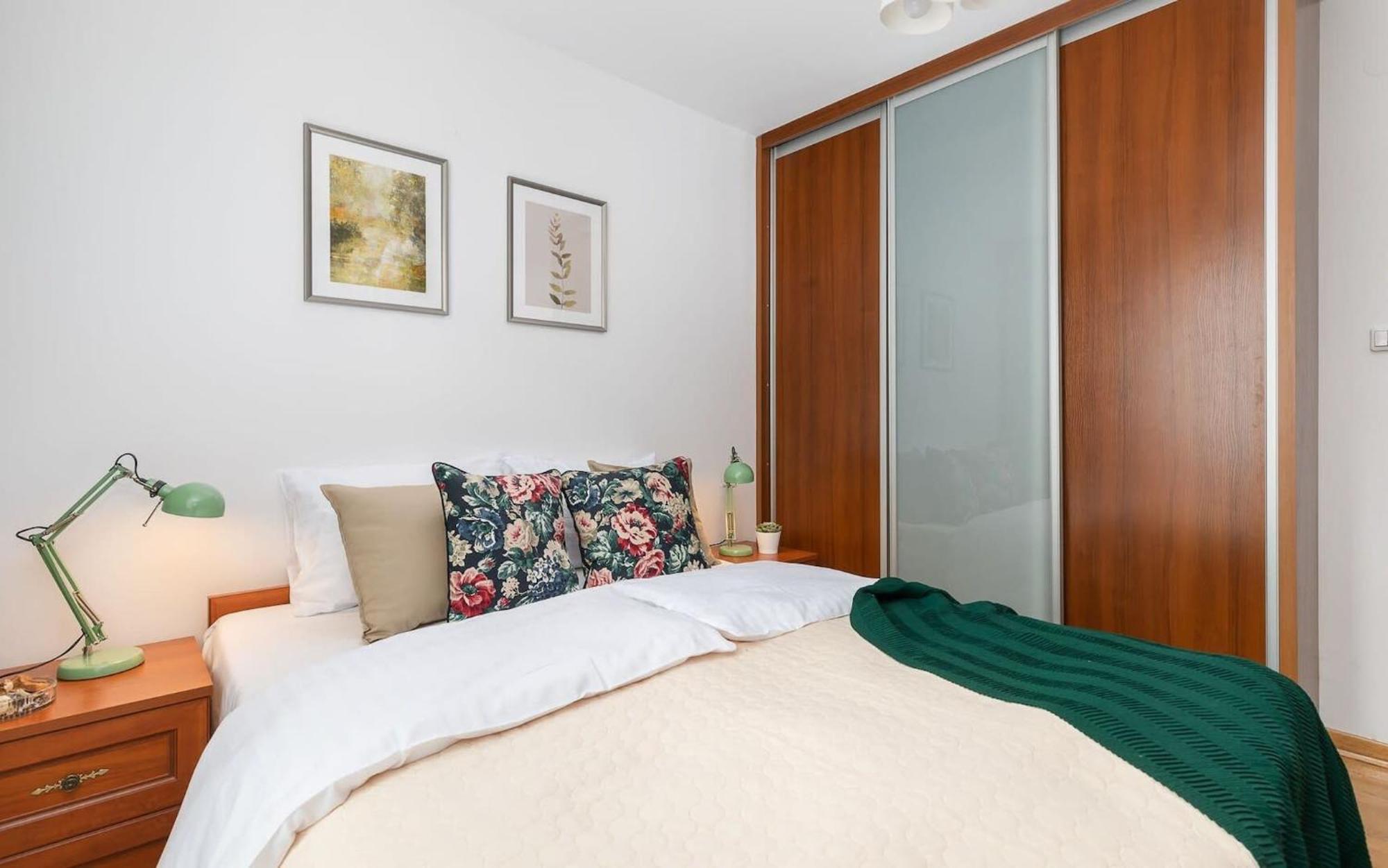 Apartment Elektoralna 12a - Colorful With Balcony By Renters Warsaw