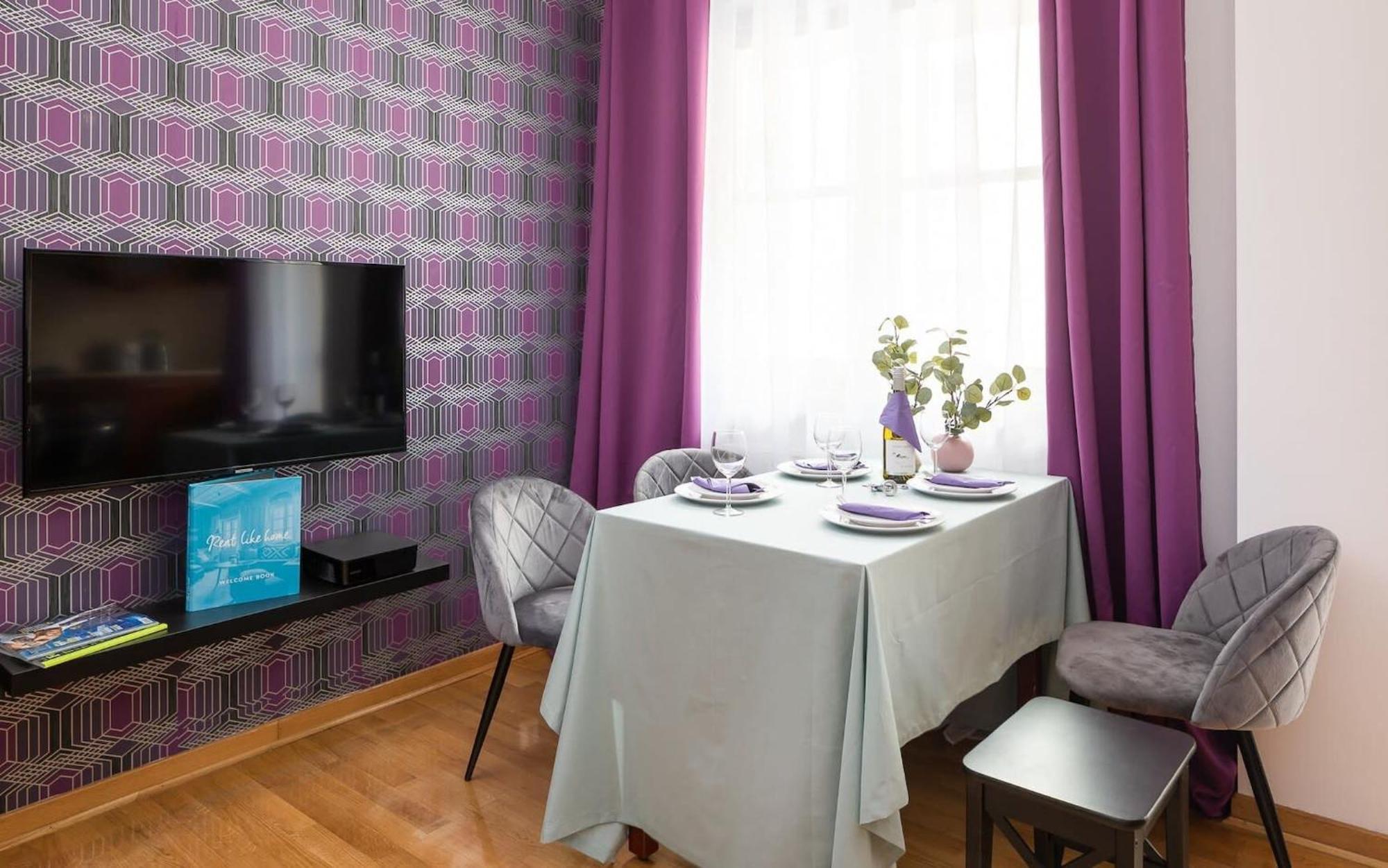 Elektoralna 12a - Colorful With Balcony By Renters *