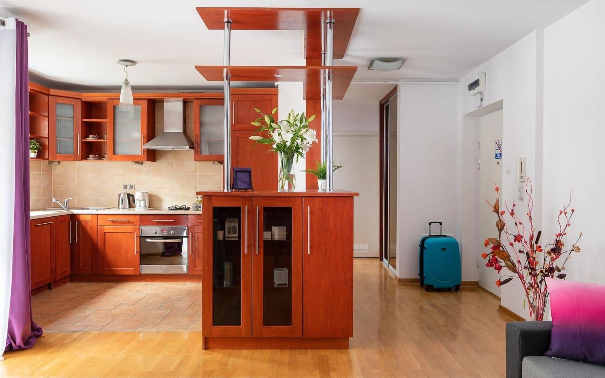 Elektoralna 12a - Colorful With Balcony By Renters Apartment Warsaw