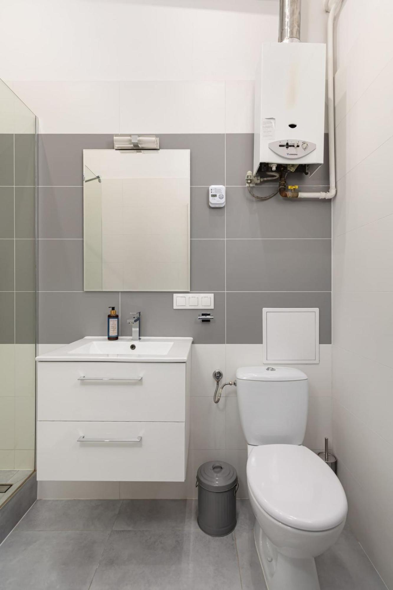 Apartment Stylish Swietojanska By Renters *
