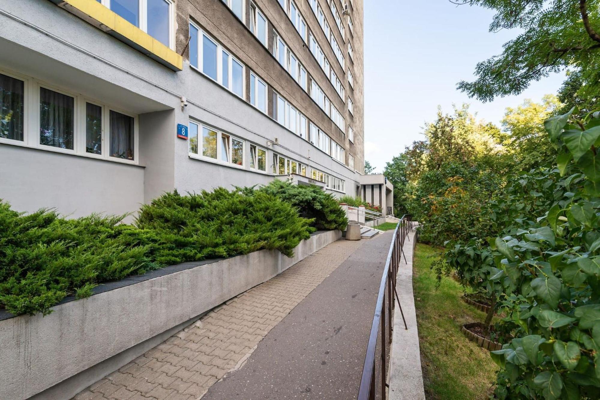 Smolna 8 - Warm With Balcony By Renters Apartament