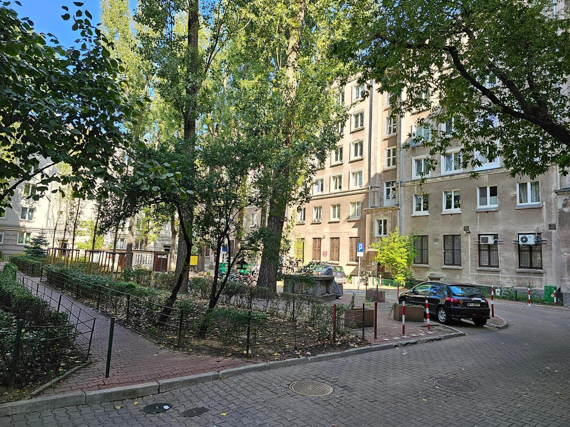 Dzielna * Warsaw